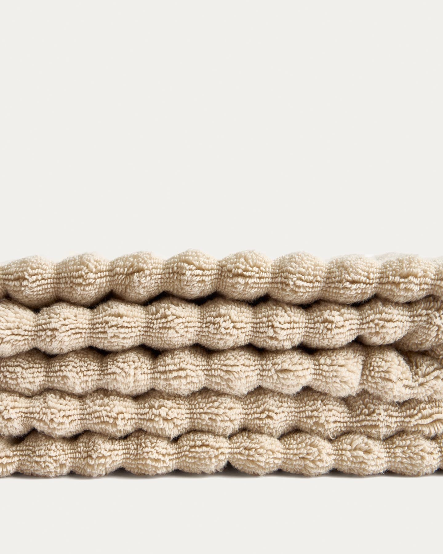 Badetuch Navira aus 100 % Baumwolle, beige, 70 X 140 cm in Beige präsentiert im Onlineshop von KAQTU Design AG. Badetuch ist von Kave Home