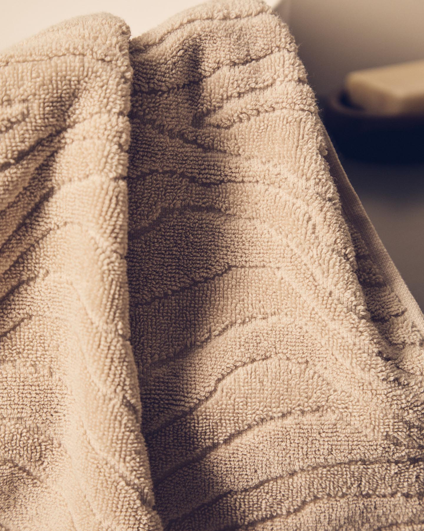 Toilettenhandtuch Dalira aus 100 % Baumwolle mit Jacquard-Zebramuster, beige, 30 x 50 cm in Beige präsentiert im Onlineshop von KAQTU Design AG. Handtuch ist von Kave Home