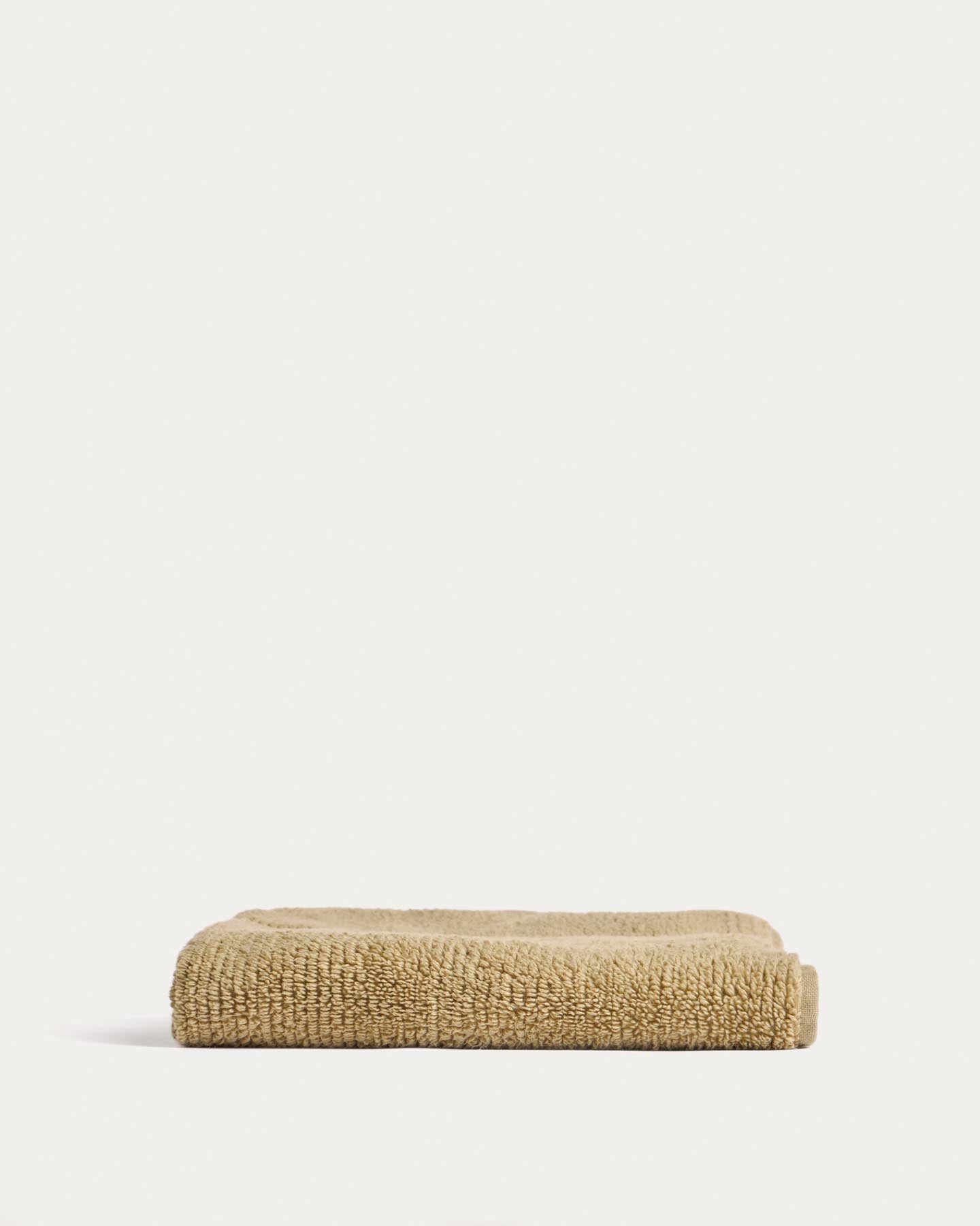 Handtuch Olvira aus 100 % Baumwolle mit Jacquard-Muster, dunkelgrün, 50 x 90 cm in Dunkelgrün präsentiert im Onlineshop von KAQTU Design AG. Handtuch ist von Kave Home