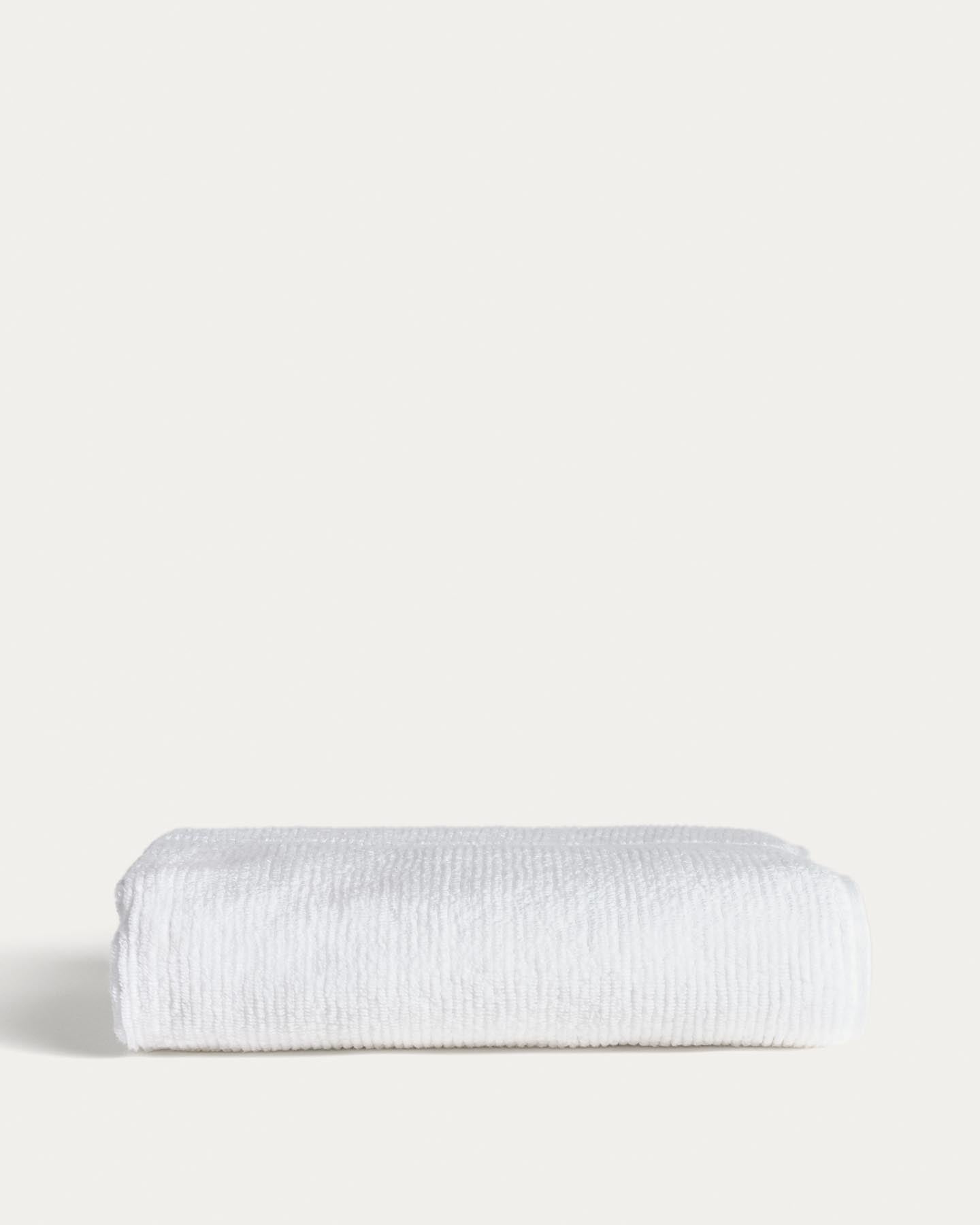 Badetuch Olvira aus 100 % Baumwolle mit Jacquard-Muster, weiss, 70 x 140 cm in Weiss präsentiert im Onlineshop von KAQTU Design AG. Handtuch ist von Kave Home