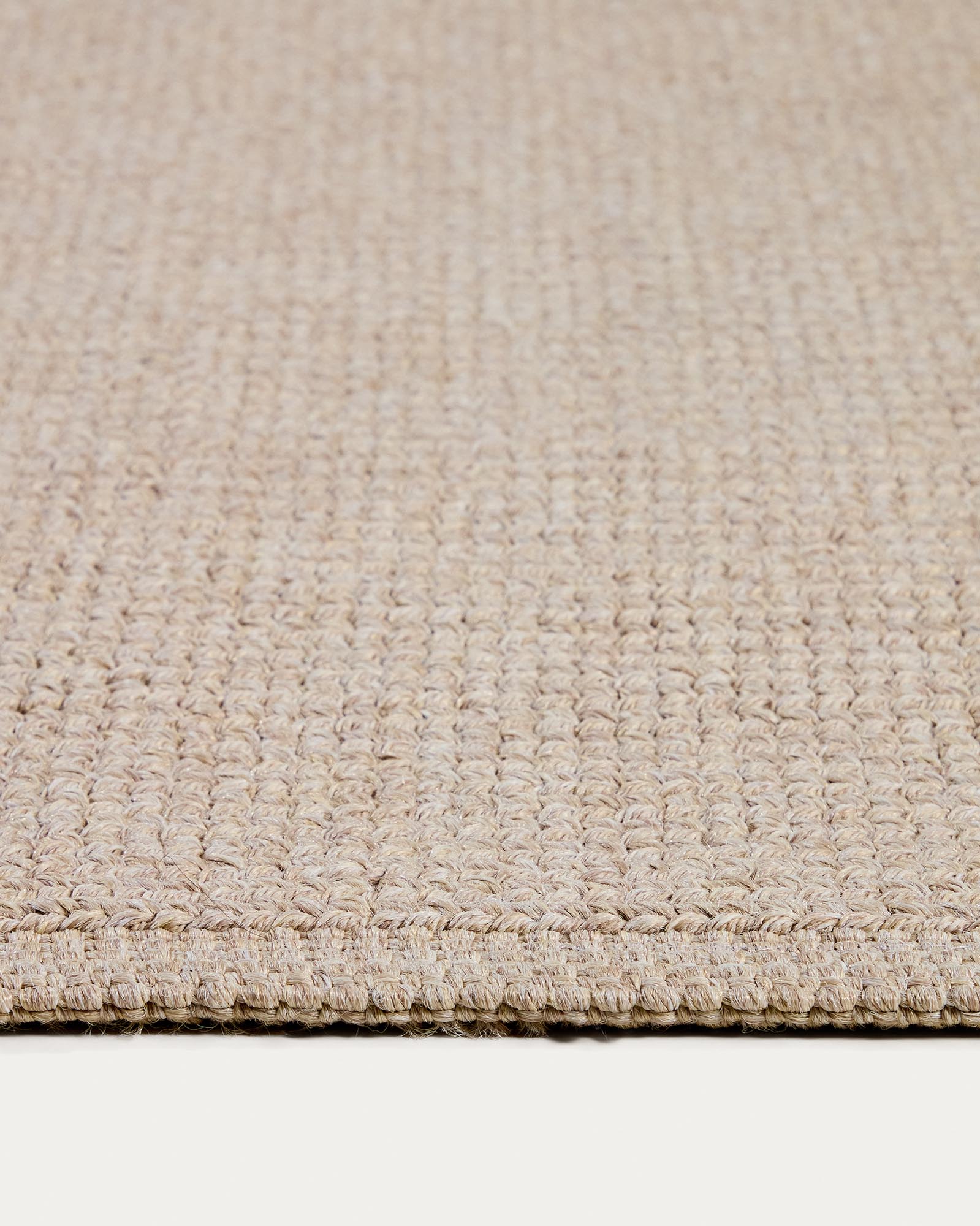 Stilvoller Teppich Turiane in Ecru, 160 x 230 cm, gefertigt aus langlebigen Synthetikfasern, perfekt für den Außenbereich.