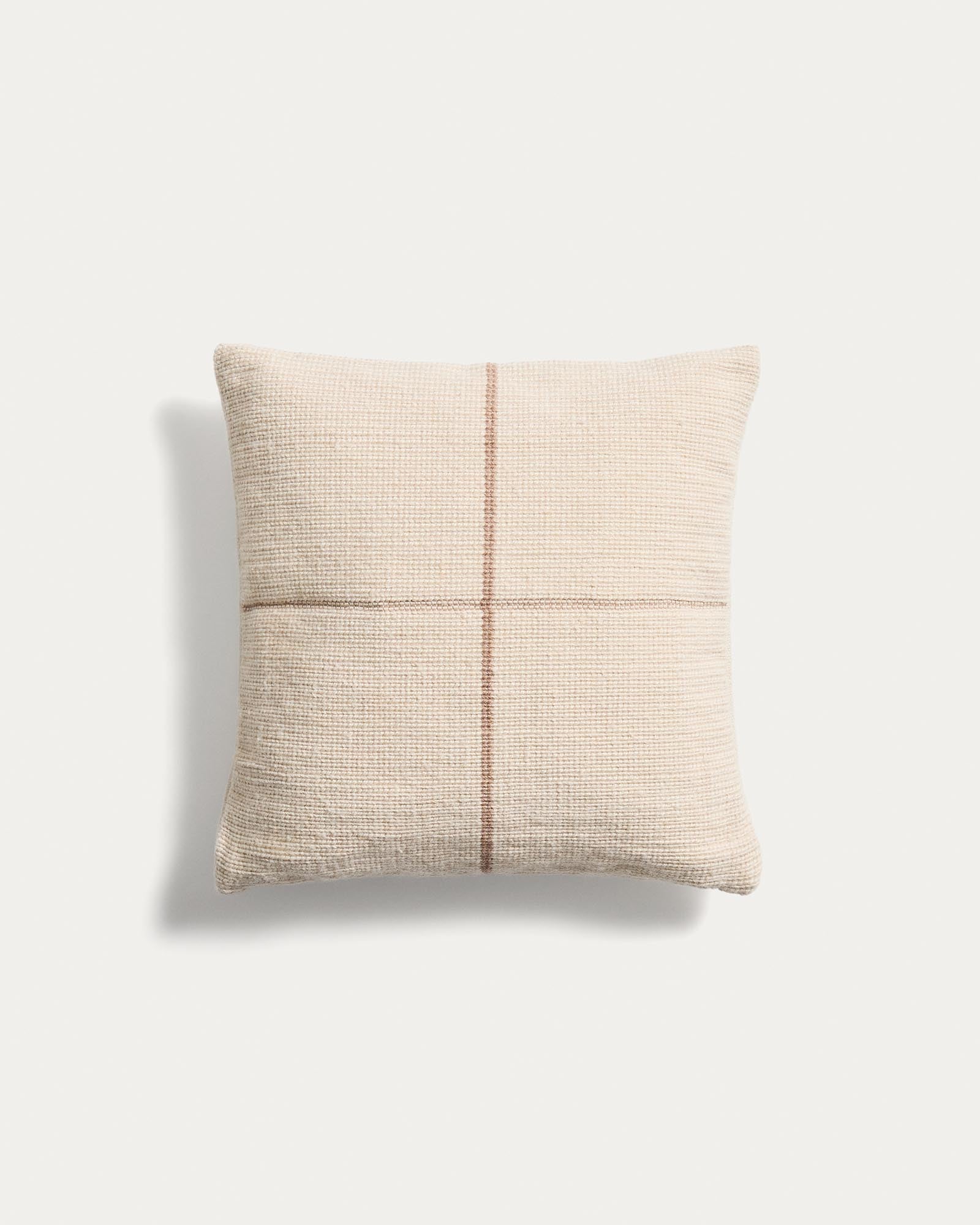 Kissenbezug Atima 100 % PET Jacquard beige 45 x 45 cm in Beige präsentiert im Onlineshop von KAQTU Design AG. Gartenkissen ist von Kave Home