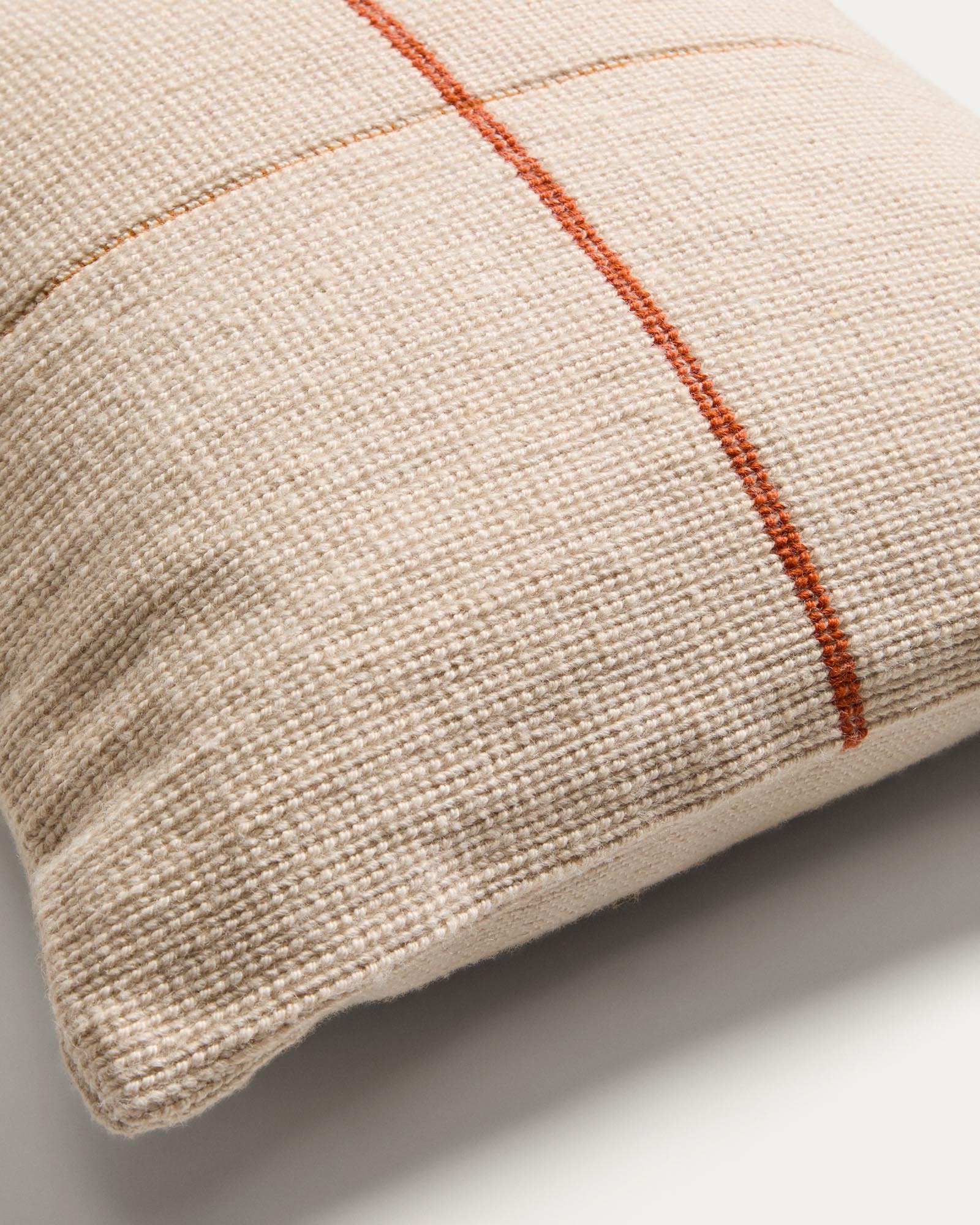 Hochwertiger Kissenbezug Atima in leuchtendem Orange, aus 100 % PET Jacquard, ideal für Gartenmöbel, 45 x 45 cm, von Kave Home.
