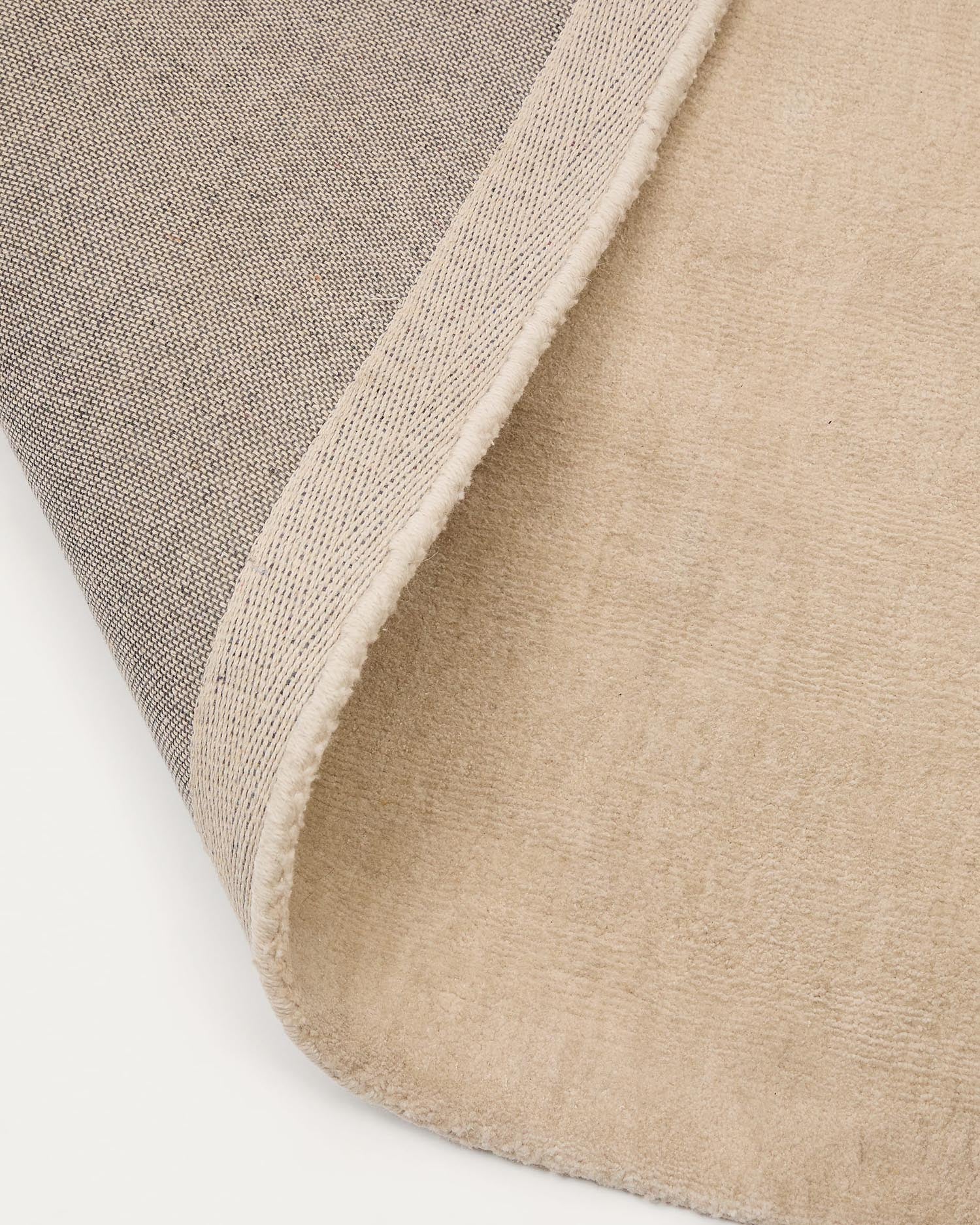 Eleganter Empuries Teppich (200x300 cm) aus strapazierfähigem Polyester, ideal für jeden Raum. Pflegeleicht, flauschig und hitzebeständig.