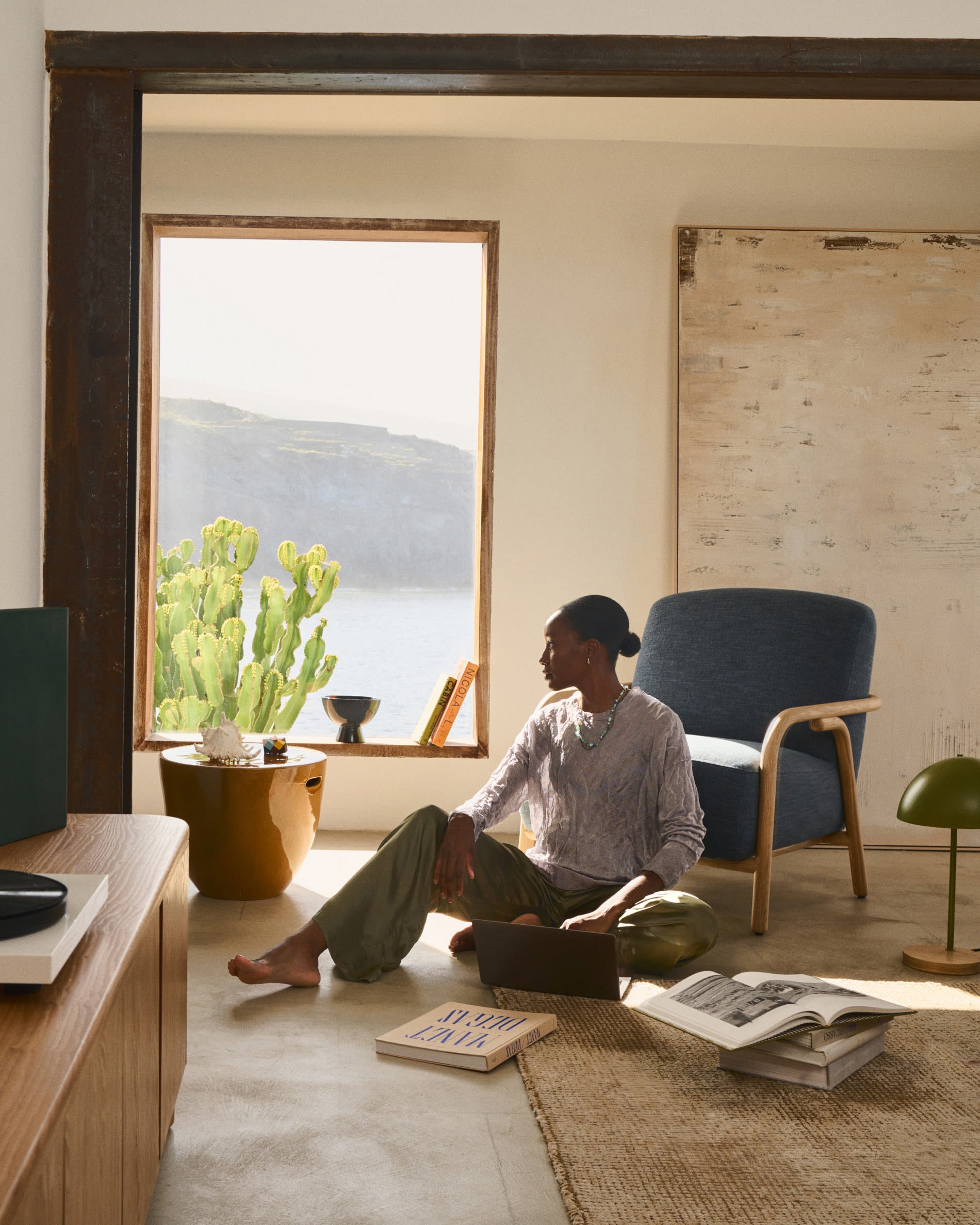 Moderner Susi Teppich aus Wolle und Bambusviskose in Grün, 160x230 cm, von Kave Home. Ideal für ein elegantes Ambiente.