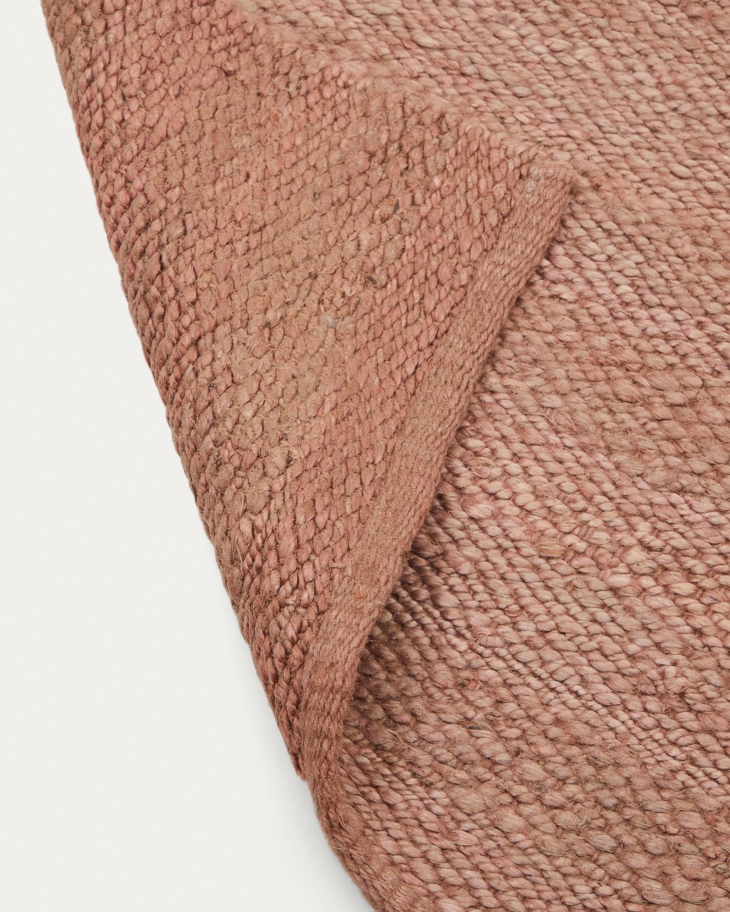 Sallova Teppich aus Jute in Rosa, 160 x 230 cm: Stilvoller, robuster Teppich für einladende Außenbereiche und individuelle Akzente.