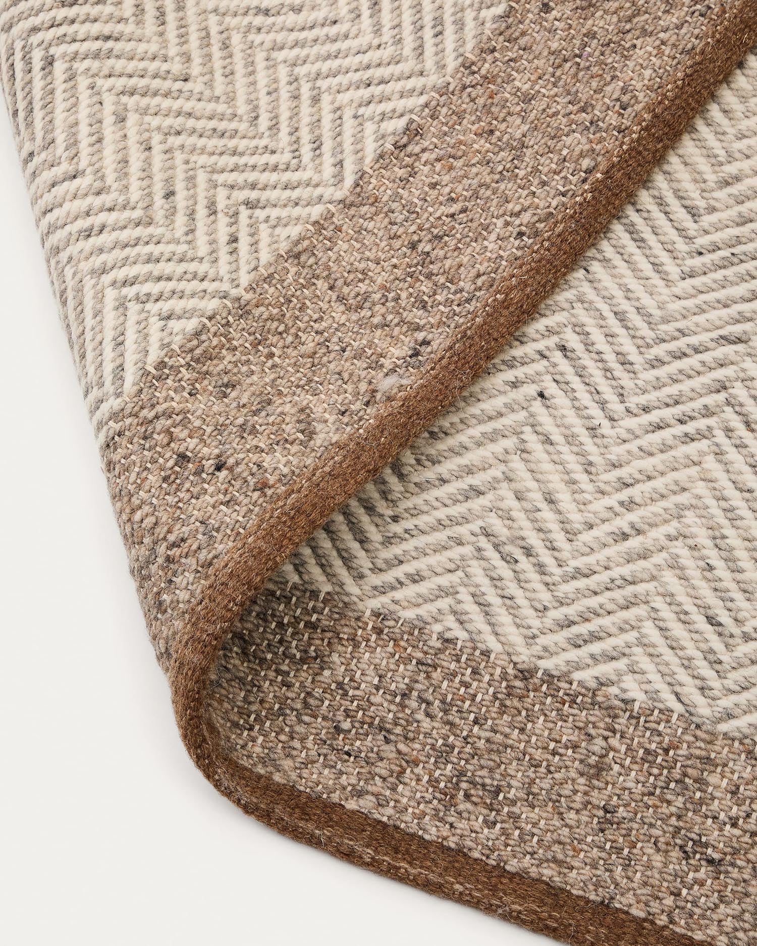 Eleganter Nifelia Jacquard-Teppich aus hochwertiger Wolle in Beige, 160 x 230 cm. Ideal für jedes Zuhause, vereint Stil und Komfort.