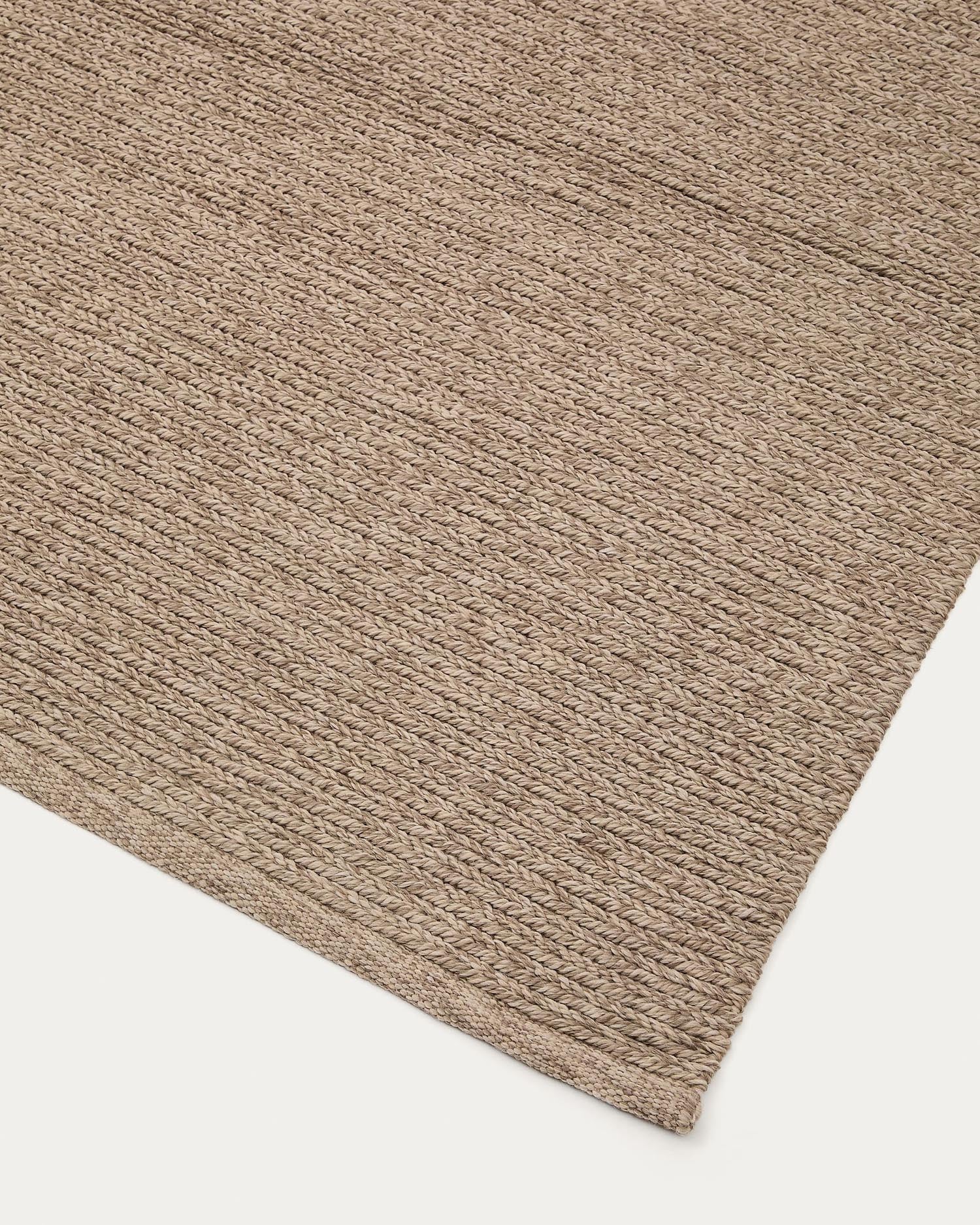 Stylischer Outdoor-Teppich Galinda in Taupe, 160 x 230 cm. Langlebig, wetterfest und ideal für gemütliche Außenbereiche.