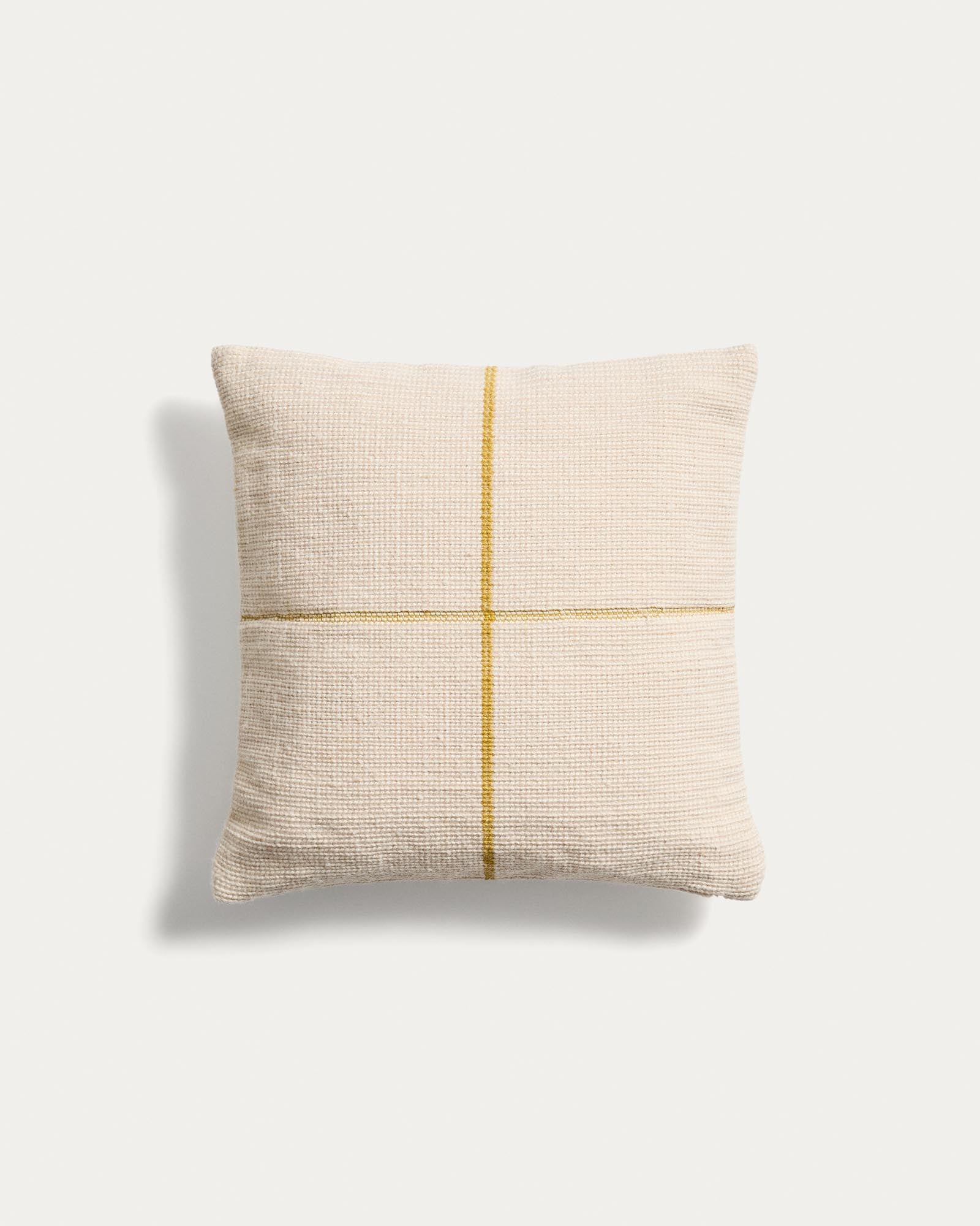 Kissenbezug Atima 100 % PET Jacquard gelb 45 x 45 cm in Gelb präsentiert im Onlineshop von KAQTU Design AG. Gartenkissen ist von Kave Home