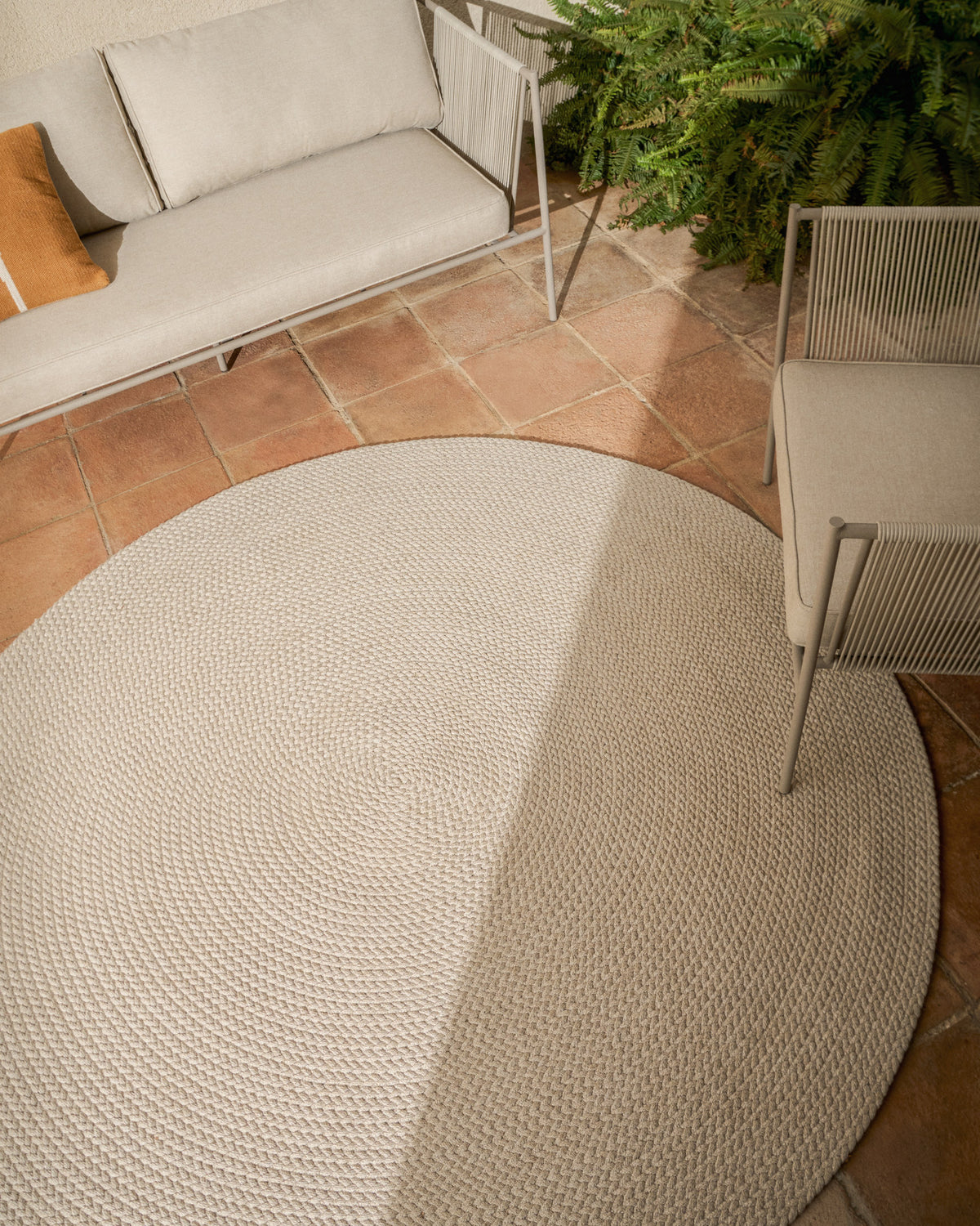 Teppich Despas aus Synthetikfaser écru Ø 150 cm in Ecru präsentiert im Onlineshop von KAQTU Design AG. Outdoor Teppich ist von Kave Home