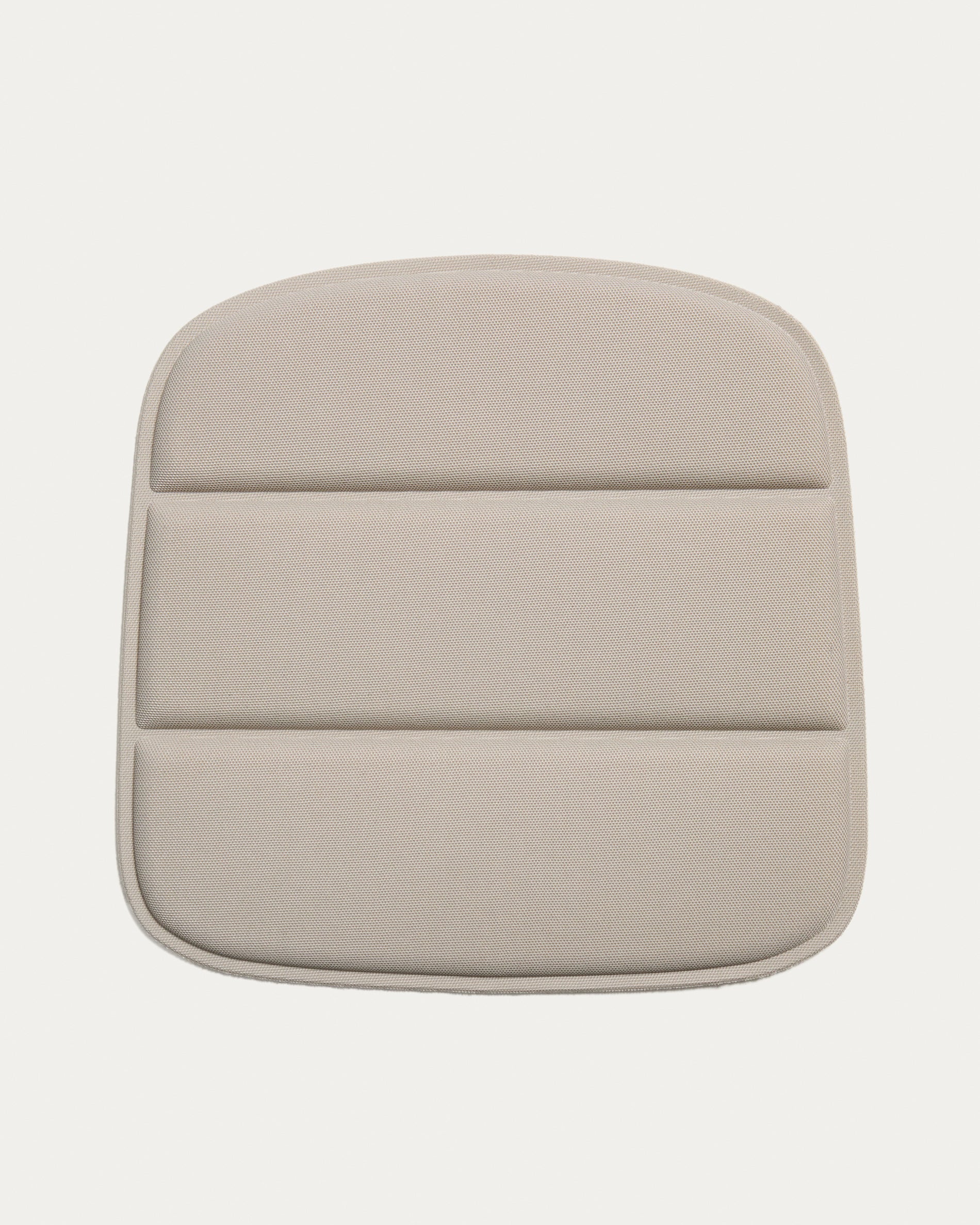 Stuhlkissen Sindera in Beige, 45 x 43 cm in Beige präsentiert im Onlineshop von KAQTU Design AG. Gartenkissen ist von Kave Home