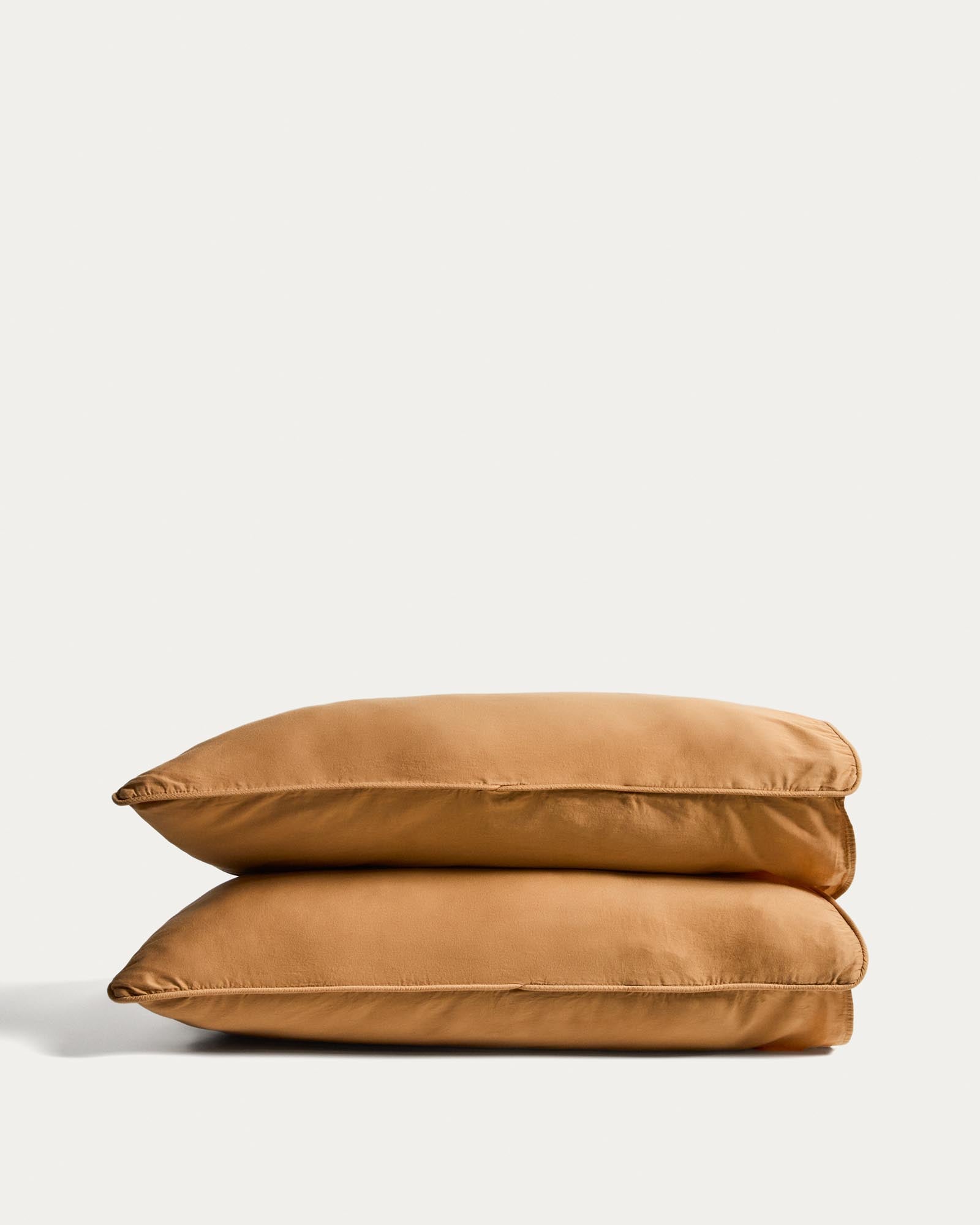 Set Sirale mit 2 Kopfkissenbezügen aus 100 % Baumwollsatin in Kupfer mit Washed-Finish, 50 x 70 cm in Kupfer präsentiert im Onlineshop von KAQTU Design AG. Kissenbezug ist von Kave Home