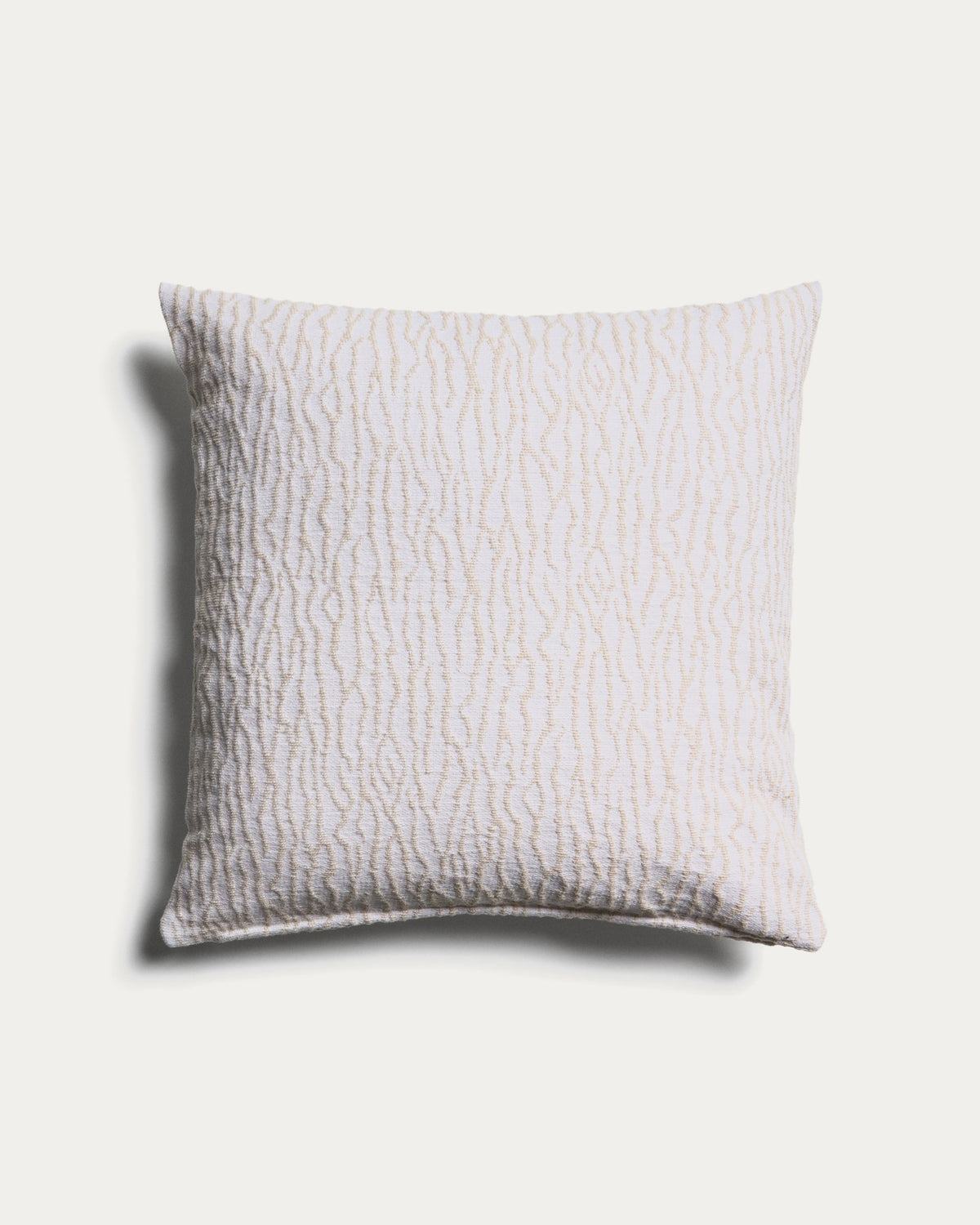 Kissenbezug Alnori aus 100% Baumwolle mit Jacquard-Muster in Écru, quadratische Form, Grösse 50 x 50 cm, handgefertigt.