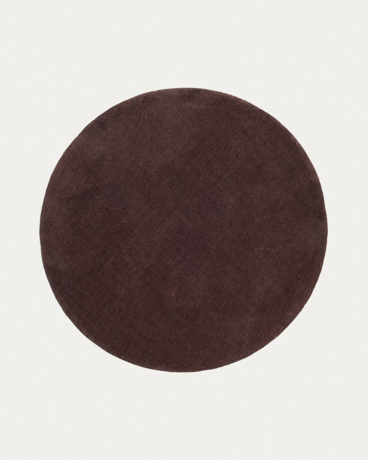 Runder brauner Teppich Empuries aus 100% Polyester mit Durchmesser 200 cm, handgefertigt mit sichtbaren Naturfaser-Unregelmässigkeiten.