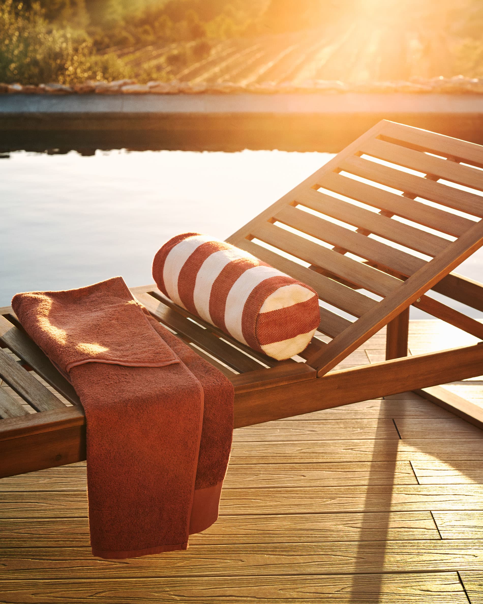 Flauschiger Rollenkissenfüller von Kave Home, perfekt für Komfort und Stil in Ihrem Wohnbereich.