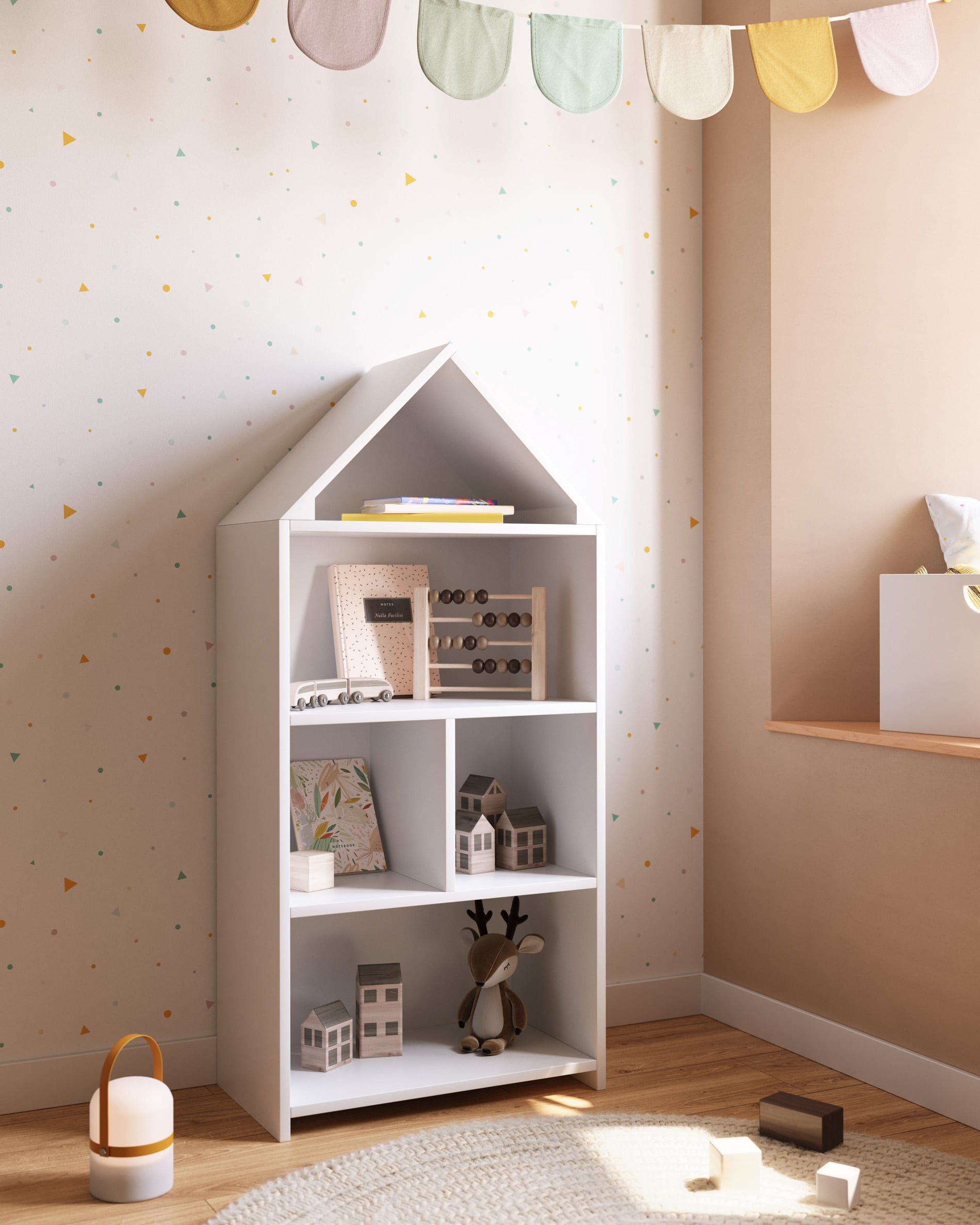 Das Celeste Kinderhaus Regal von Kave Home, 50x105 cm, aus weissem MDF, ist ideal für stilvolle und funktionale Kinderzimmer-Aufbewahrung.