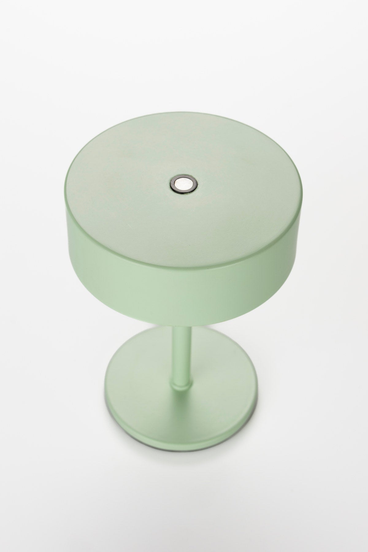 Kleine Tischleuchte Tischlampe Mini mit rundem flachem Schirm und quadratischer Eisenbasis