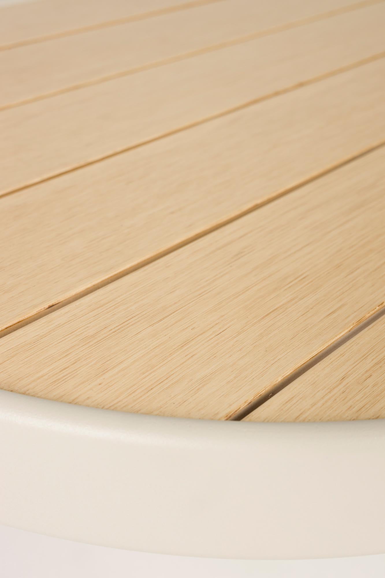 Moderner Vista Outdoor Loungetisch von Zuiver, ideal für stilvolle Aussenbereiche, robust und wetterfest.