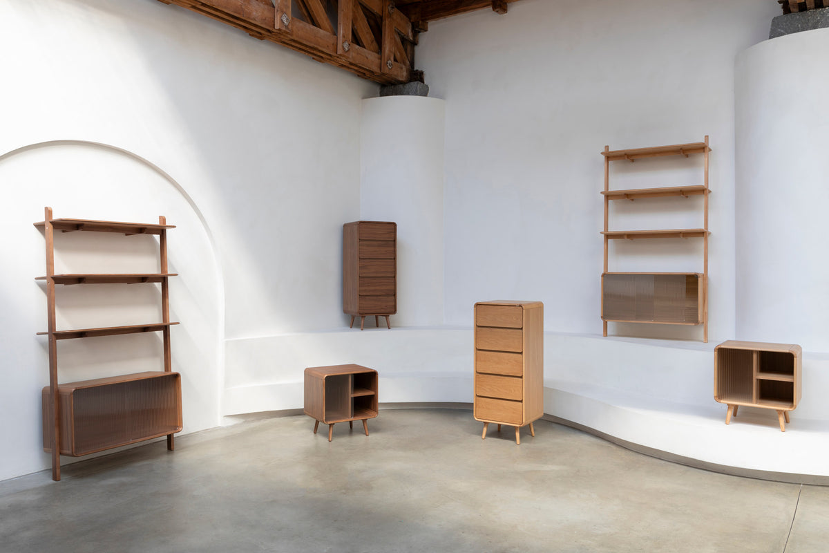Cabinet Rise in Braun präsentiert im Onlineshop von KAQTU Design AG. Cabinet ist von Zuiver