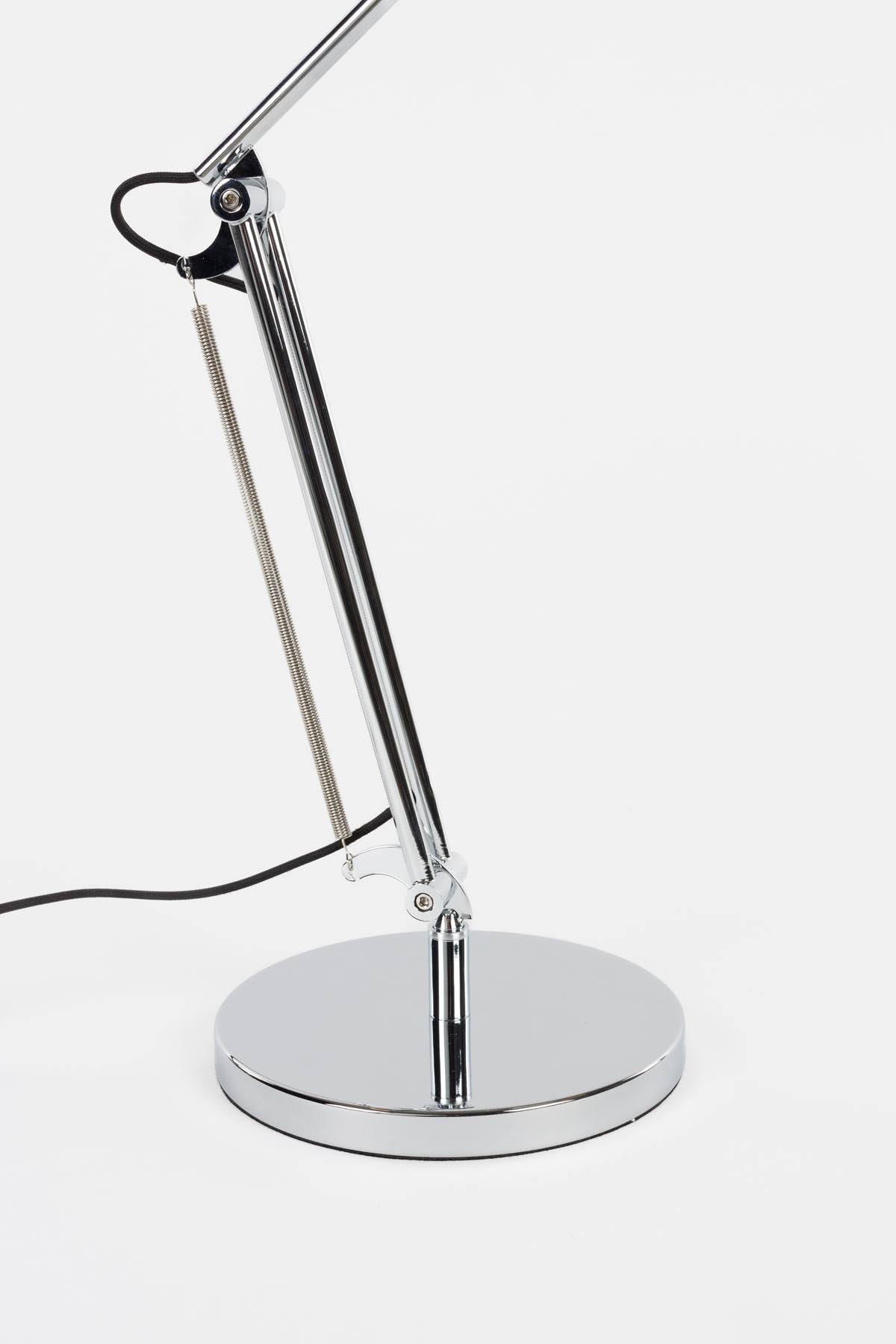 Schreibtischleuchte Reader Chrome in Silber präsentiert im Onlineshop von KAQTU Design AG. Tischleuchte ist von Zuiver