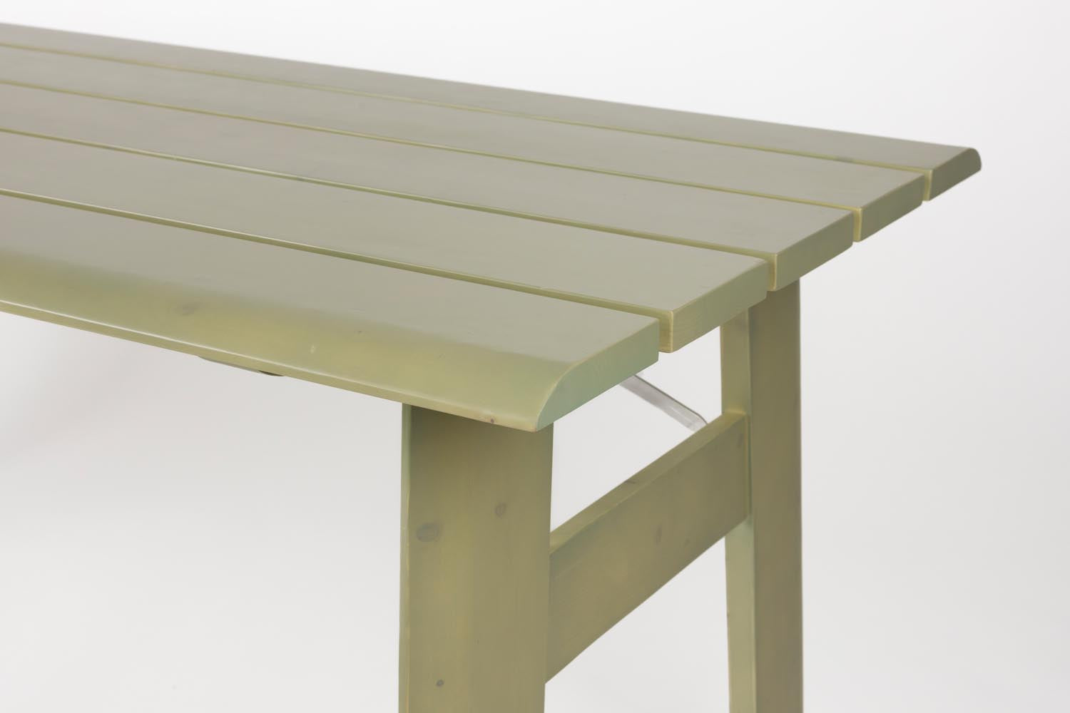 Genießen Sie sonnige Tage mit dem Gartentisch Avenue Desert Sage von Zuiver – ausziehbar, robust und mit elegantem Design für jeden Garten.