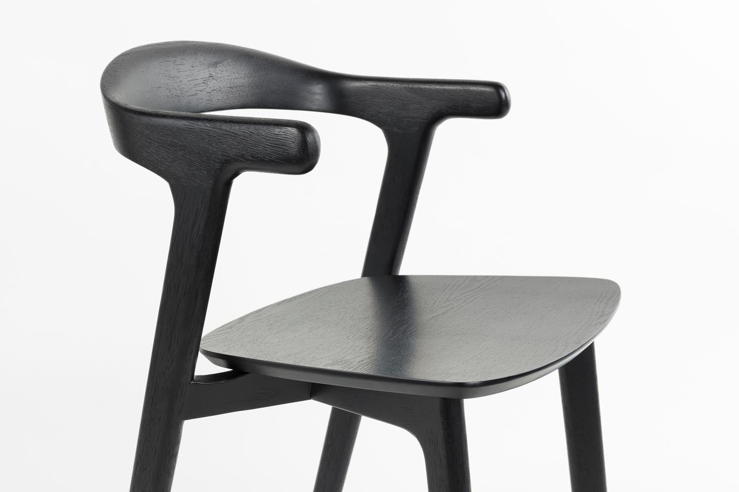 Erleben Sie den Northwood Stuhl von Zuiver – eine harmonische Verbindung aus elegantem Design und optimalem Sitzkomfort für Ihr Zuhause oder Büro.