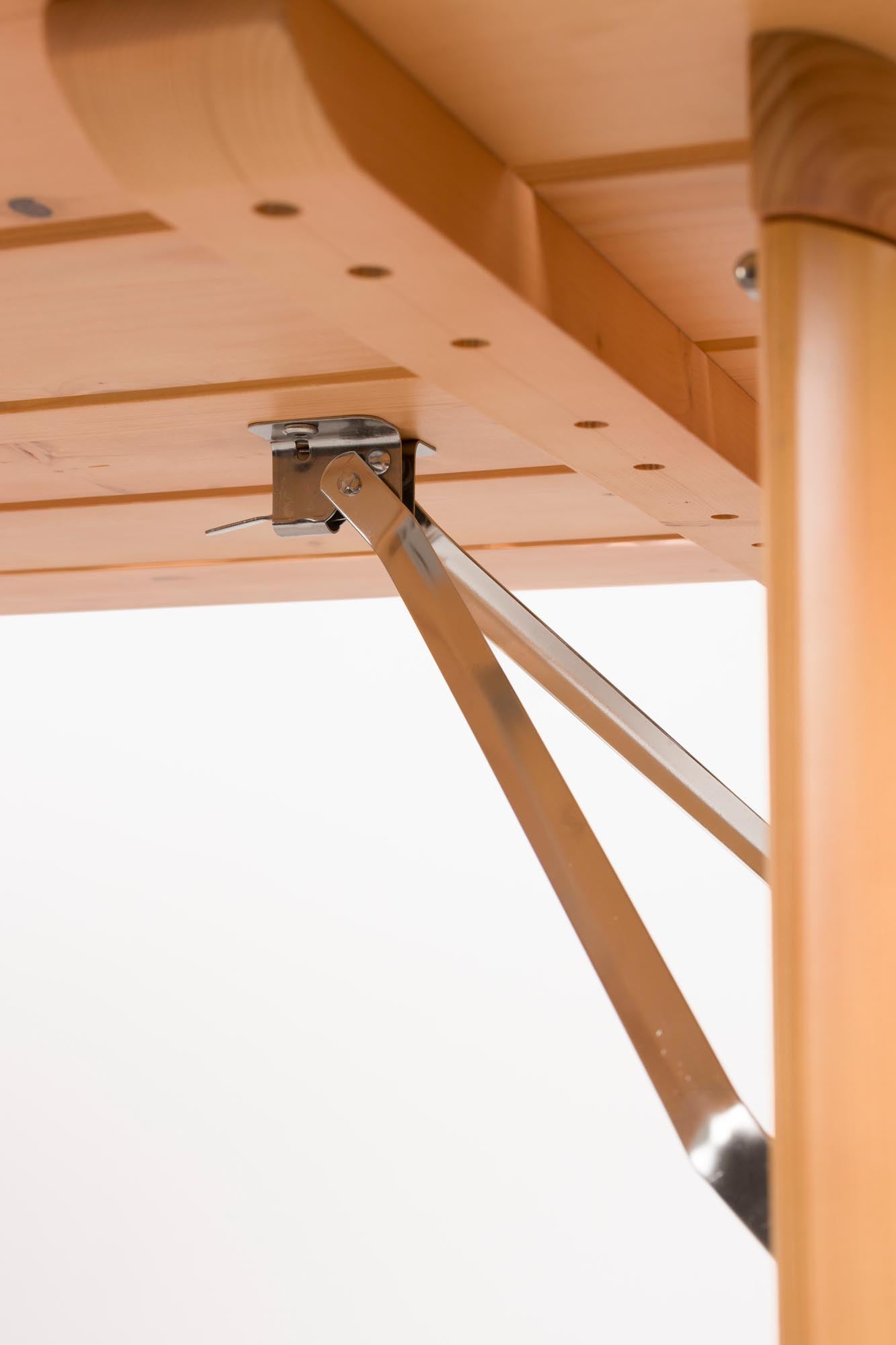 Entdecken Sie das Gartentischset Avenue von Zuiver – eine harmonische Kombination aus stilvollem Design und praktischen Funktionen für Ihren Garten.