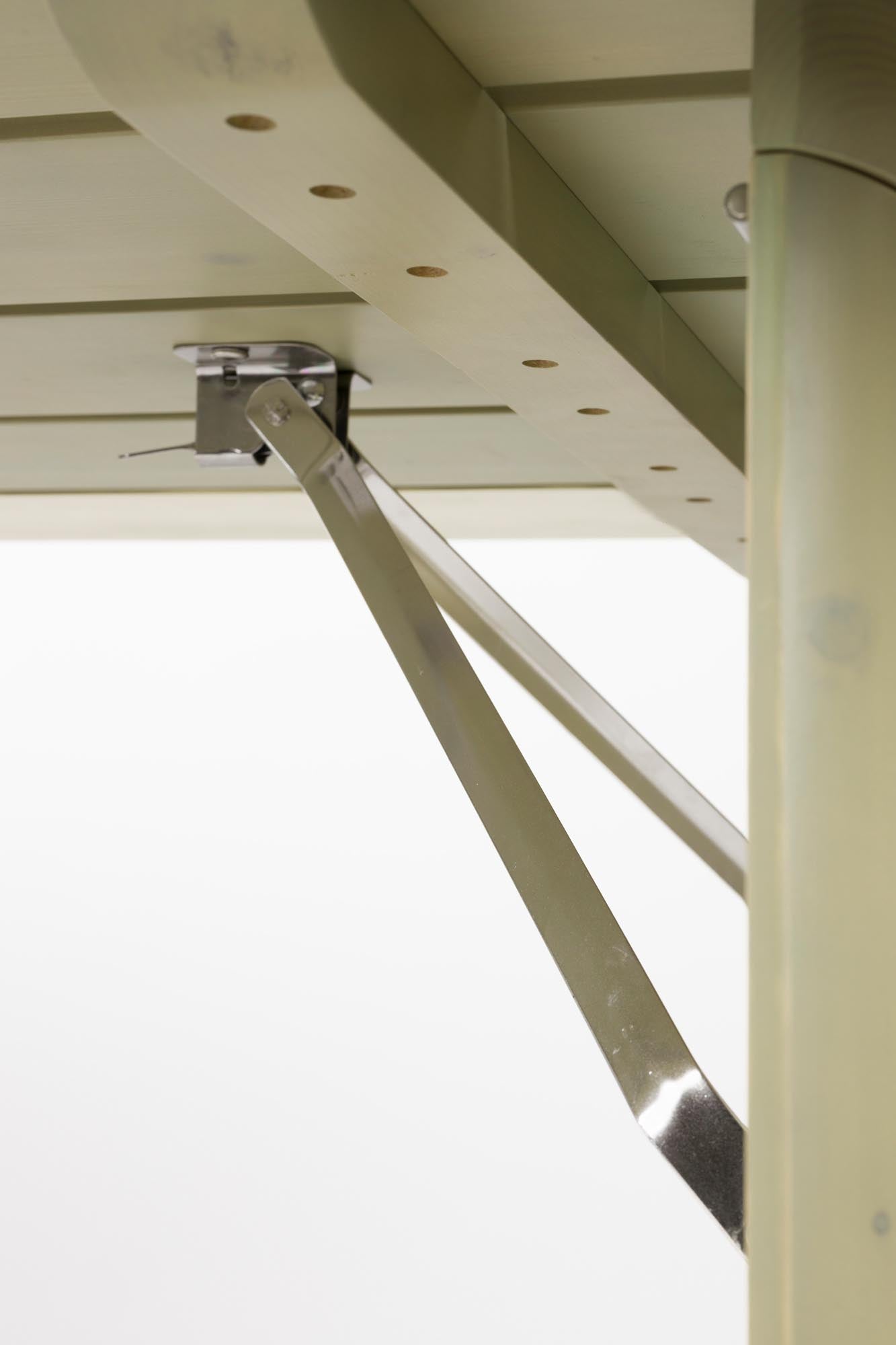 Entdecken Sie das Gartentischset Avenue von Zuiver – eine harmonische Kombination aus stilvollem Design und praktischen Funktionen für Ihren Garten.