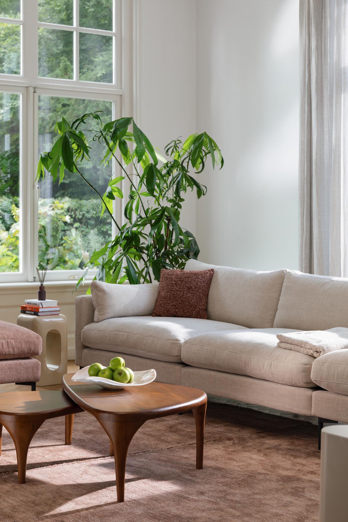 Schale Maria in Off-White präsentiert im Onlineshop von KAQTU Design AG. Schale ist von Zuiver