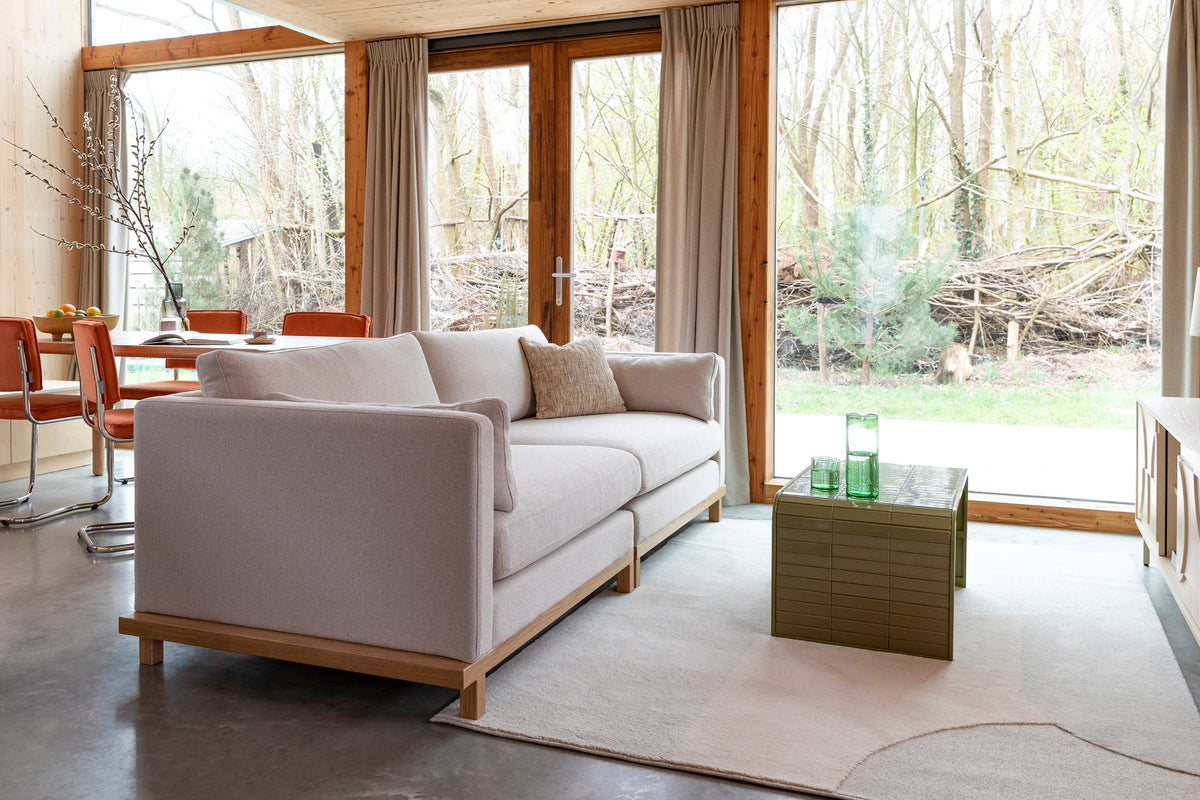 Sofa Blossom 3-Sitzer in Creme präsentiert im Onlineshop von KAQTU Design AG. 3er Sofa ist von Zuiver