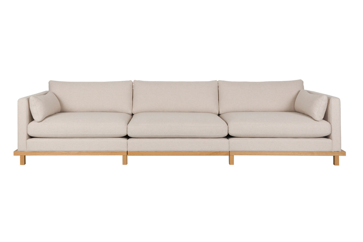 Sofa Blossom 4.5-Sitzer in Creme präsentiert im Onlineshop von KAQTU Design AG. 4er Sofa ist von Zuiver