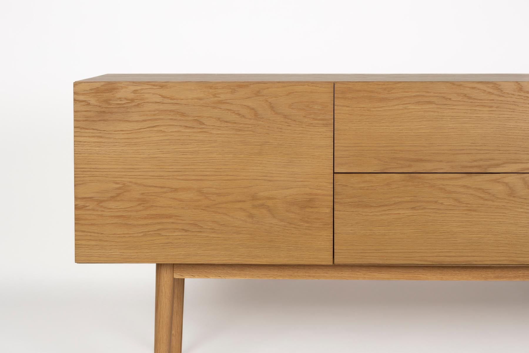 Cabinet High On Wood in Beige präsentiert im Onlineshop von KAQTU Design AG. Cabinet ist von Zuiver