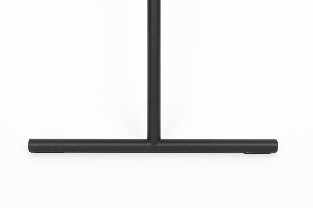 Leiter Tess in Schwarz präsentiert im Onlineshop von KAQTU Design AG. Kleiderständer ist von Zuiver