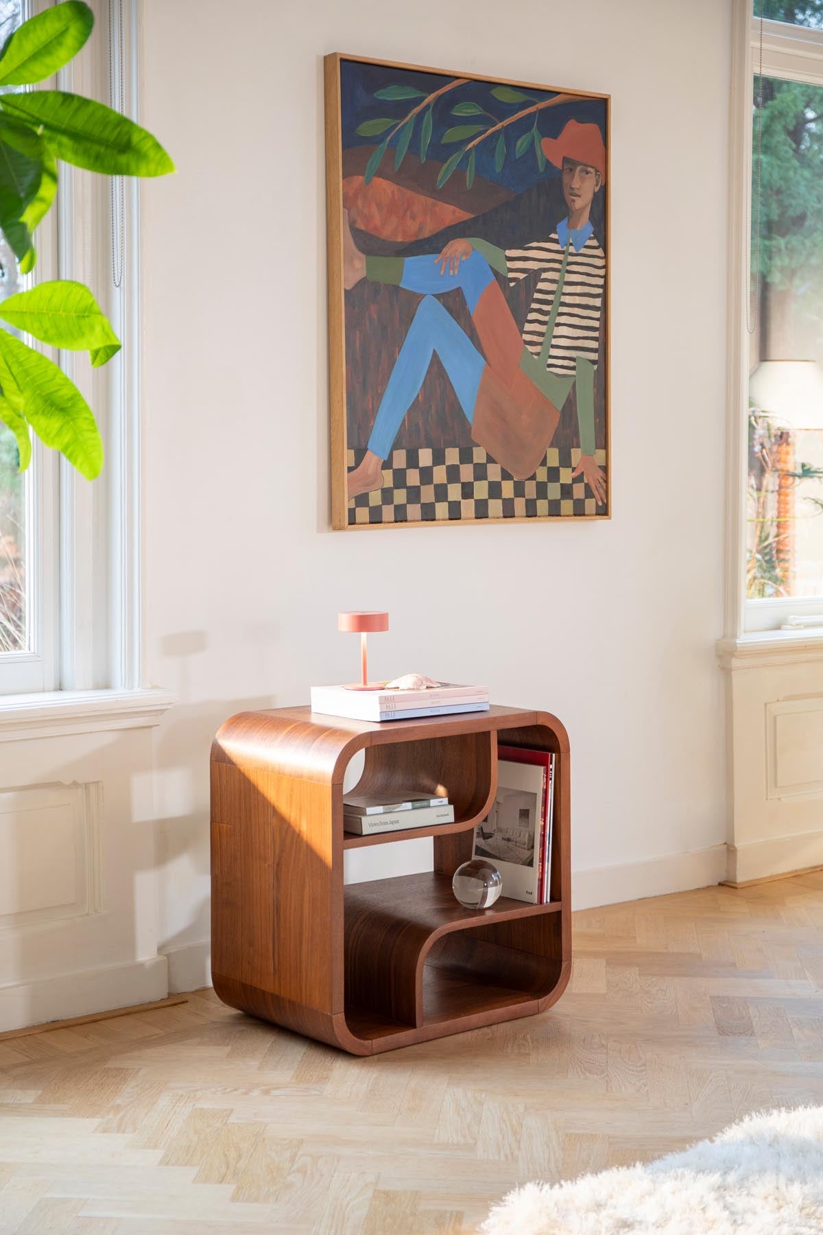 Seven Regal in Braun präsentiert im Onlineshop von KAQTU Design AG. Cabinet ist von Zuiver