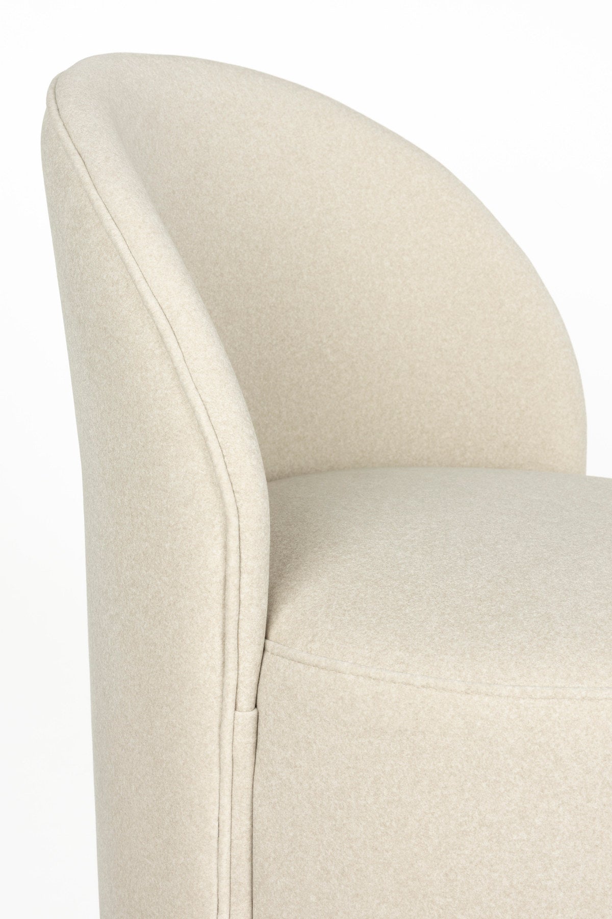 Sessel Plush in beige präsentiert im Onlineshop von KAQTU Design AG. Sessel ist von Zuiver
