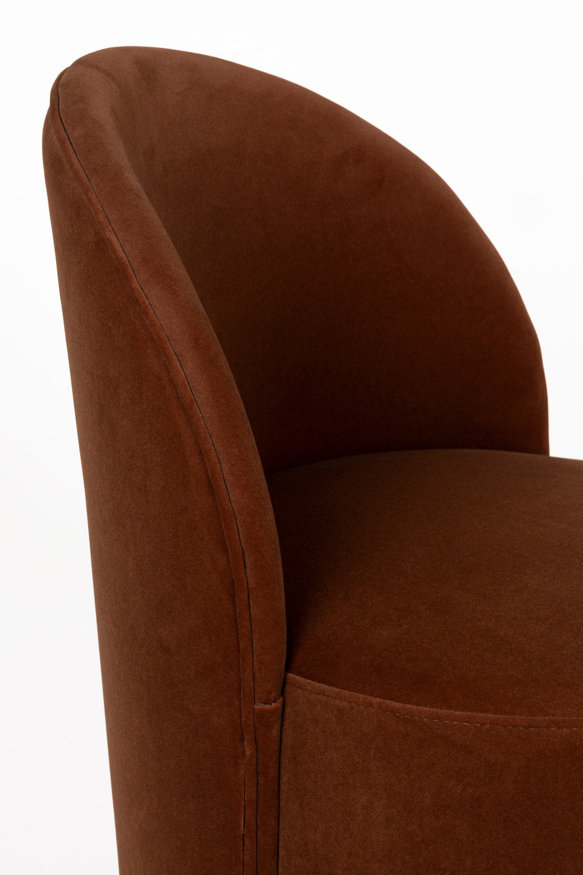 Sessel Plush in Braun präsentiert im Onlineshop von KAQTU Design AG. Sessel ist von Zuiver