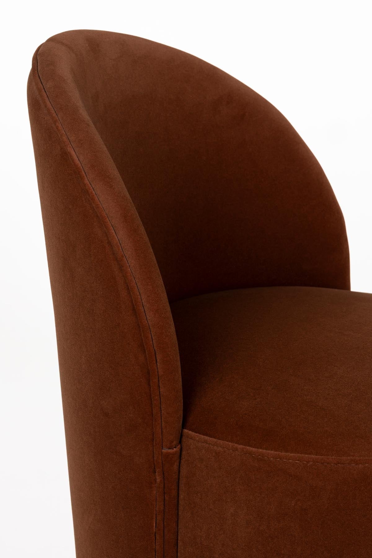 Sessel Plush in Braun präsentiert im Onlineshop von KAQTU Design AG. Sessel ist von Zuiver