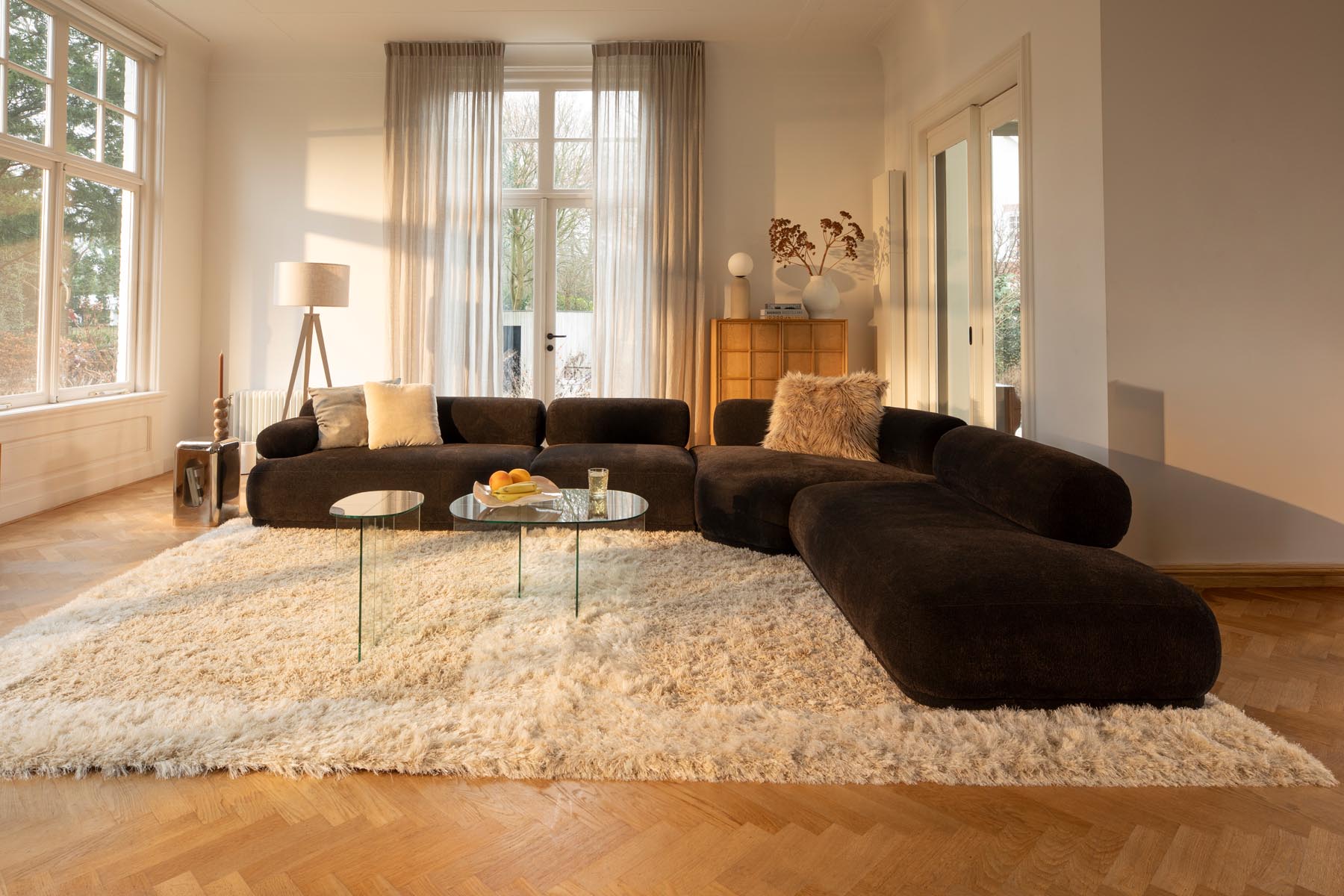 Sofa Rembrandt 7.5-Sitzer Links in Braun präsentiert im Onlineshop von KAQTU Design AG. Ecksofa ist von Zuiver
