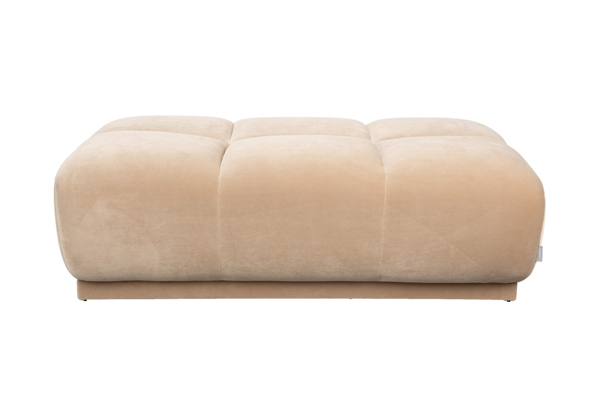Beiger Hocker mit runden Formen, Polyesterbezug und Schaumstoffpolsterung, Modell Hazel von Zuiver, Masse 127x80x38 cm.