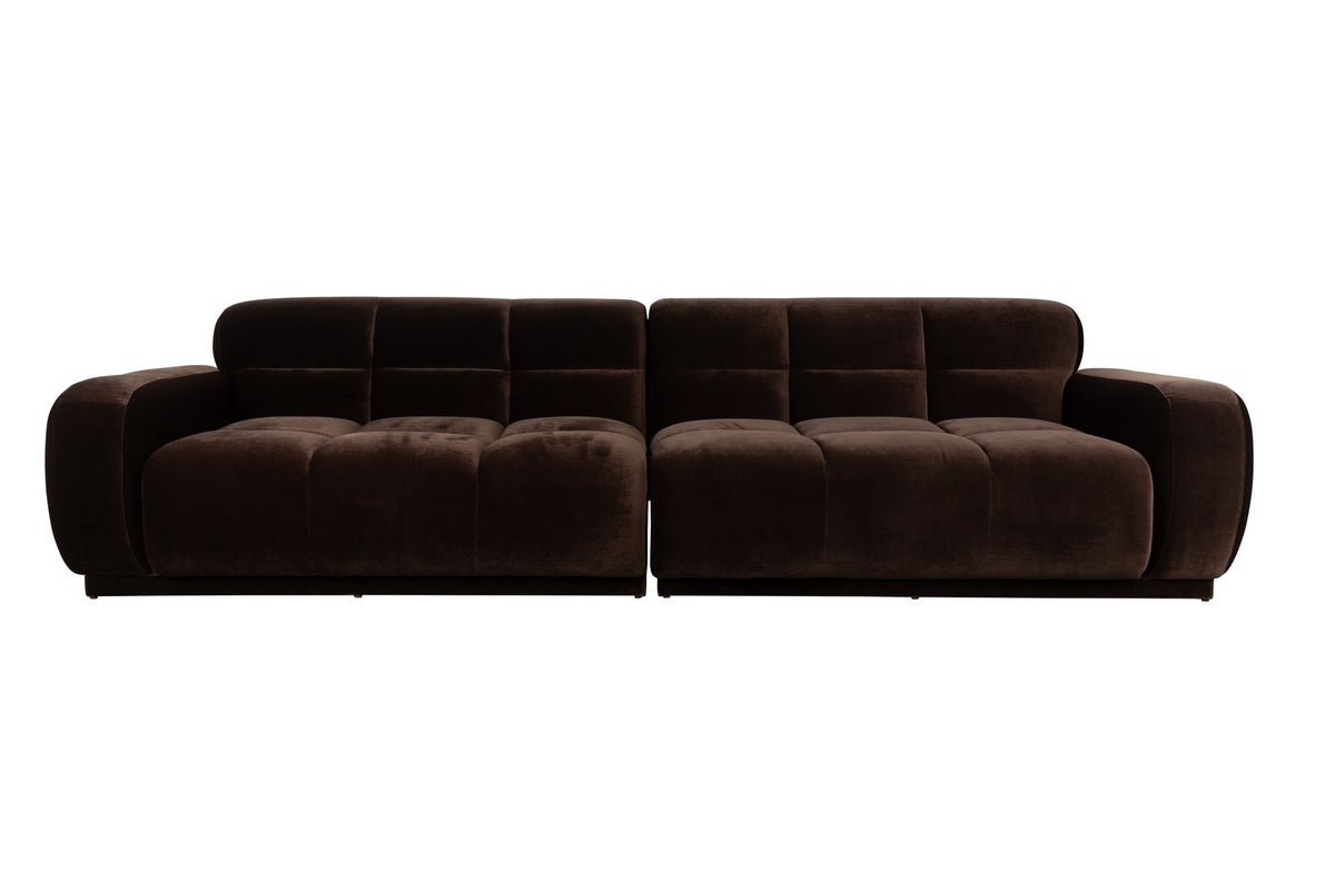 Braunes 5er Sofa Hazel von Zuiver mit Polyesterbezug, Schaumfüllung, sanften Rundungen und Rahmen aus massivem Gummibaumholz in Walnussfarbton.
