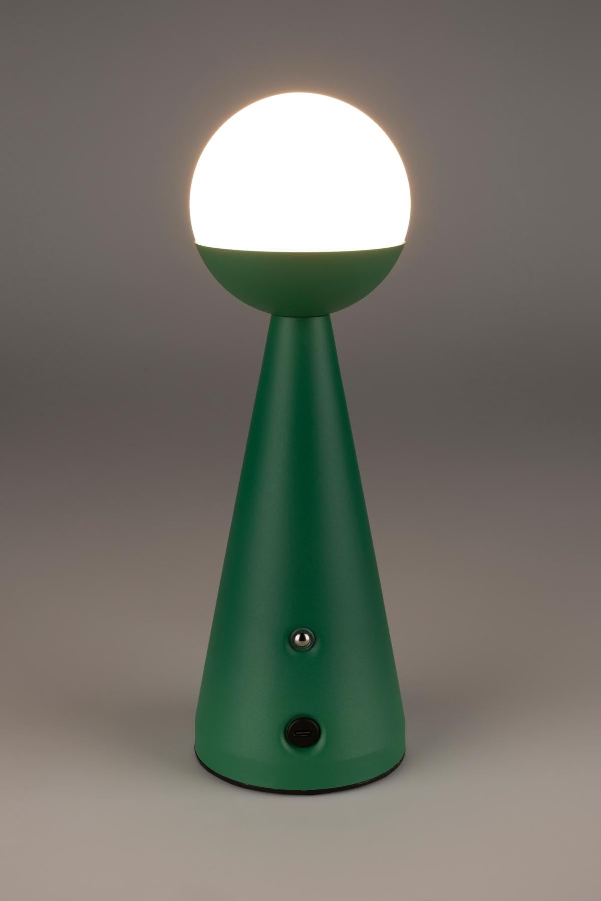 Tischlampe Bello in Grün präsentiert im Onlineshop von KAQTU Design AG. Tischleuchte ist von Zuiver