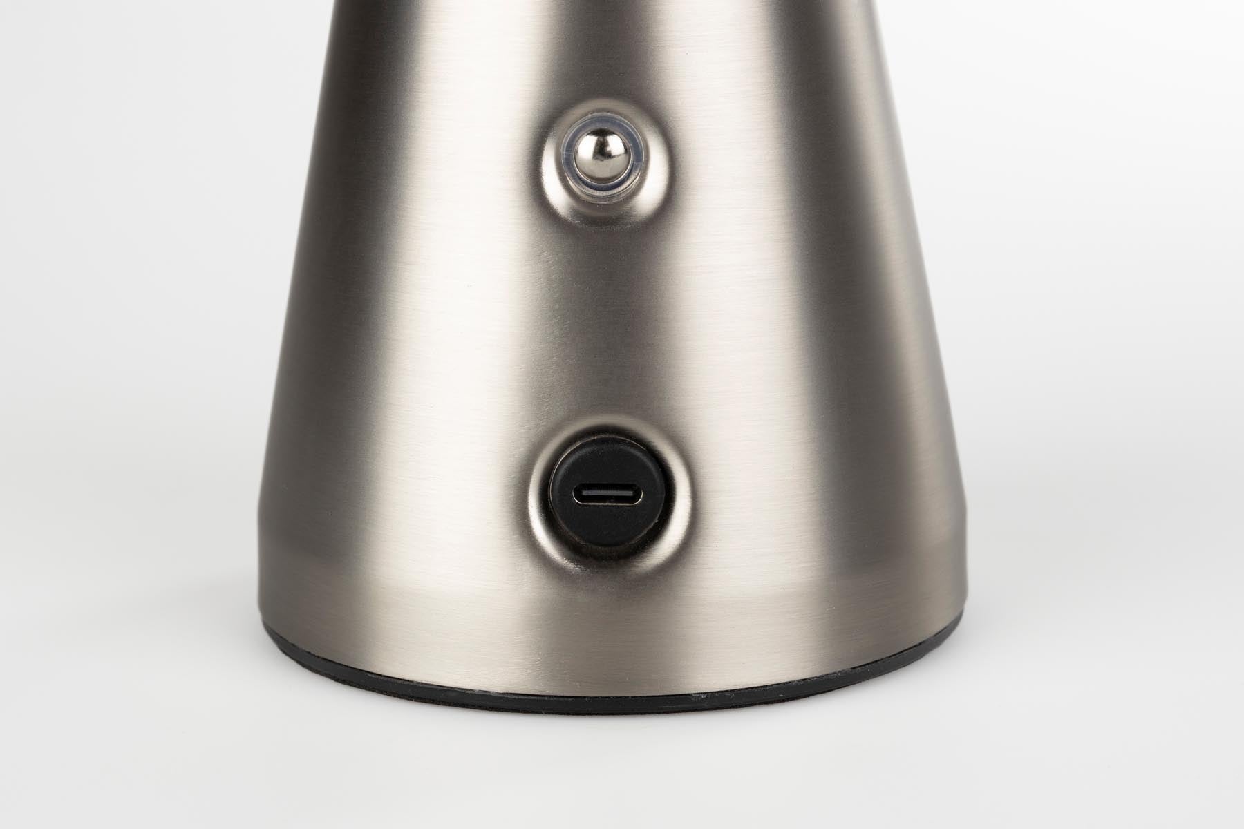 Tischlampe Bello in Silber präsentiert im Onlineshop von KAQTU Design AG. Tischleuchte ist von Zuiver