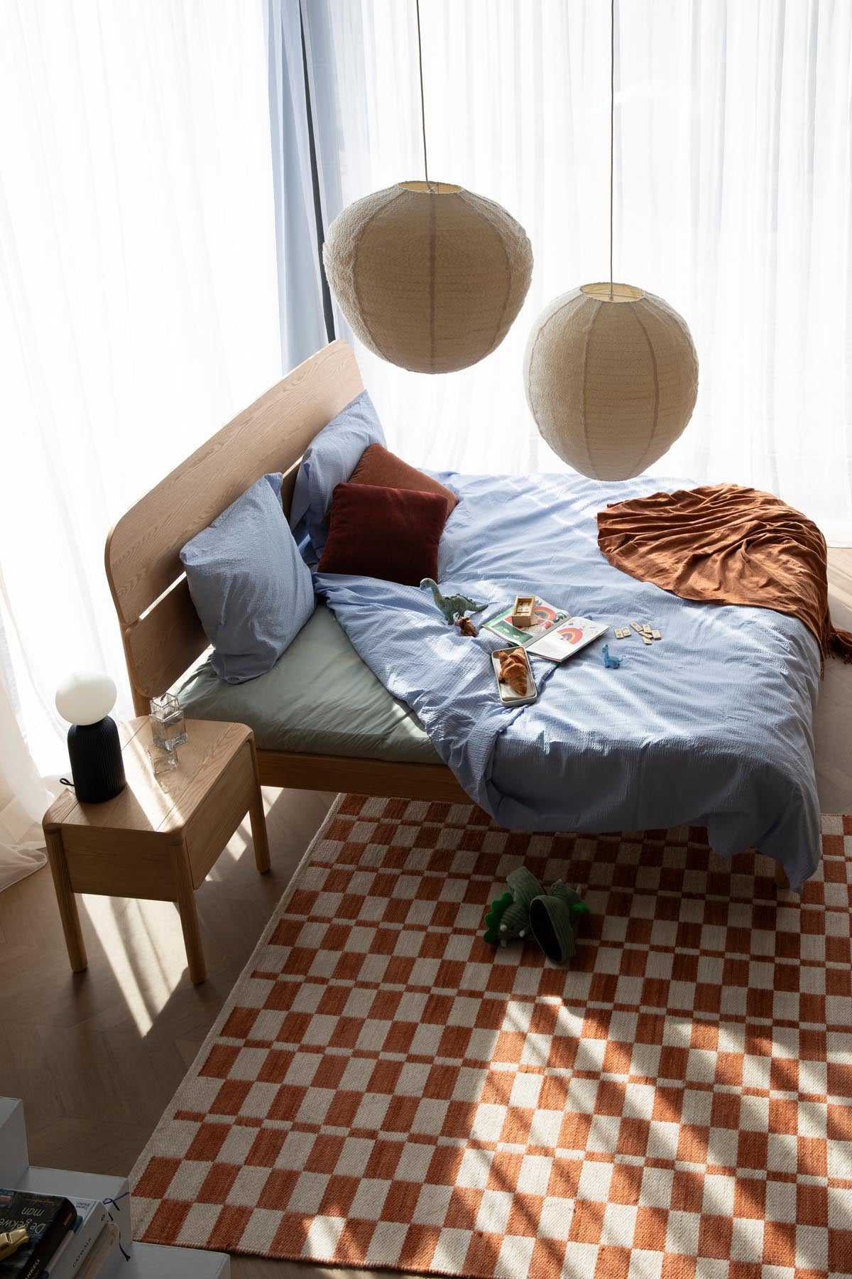 Pendelleuchte Cocoon in Creme präsentiert im Onlineshop von KAQTU Design AG. Pendelleuchte ist von Zuiver