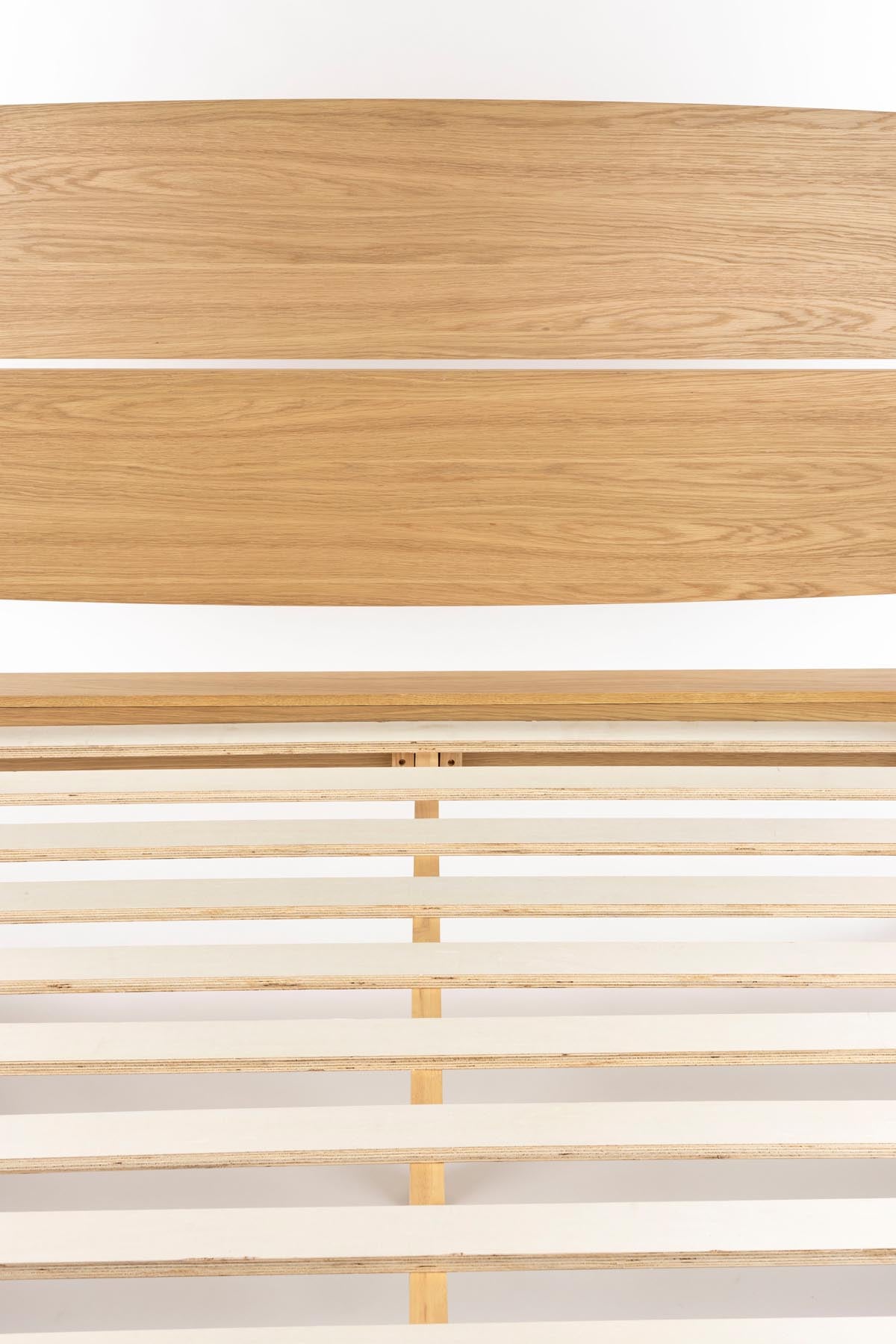 Bett Storm Natural 160 in Natural präsentiert im Onlineshop von KAQTU Design AG. Bett ist von Zuiver