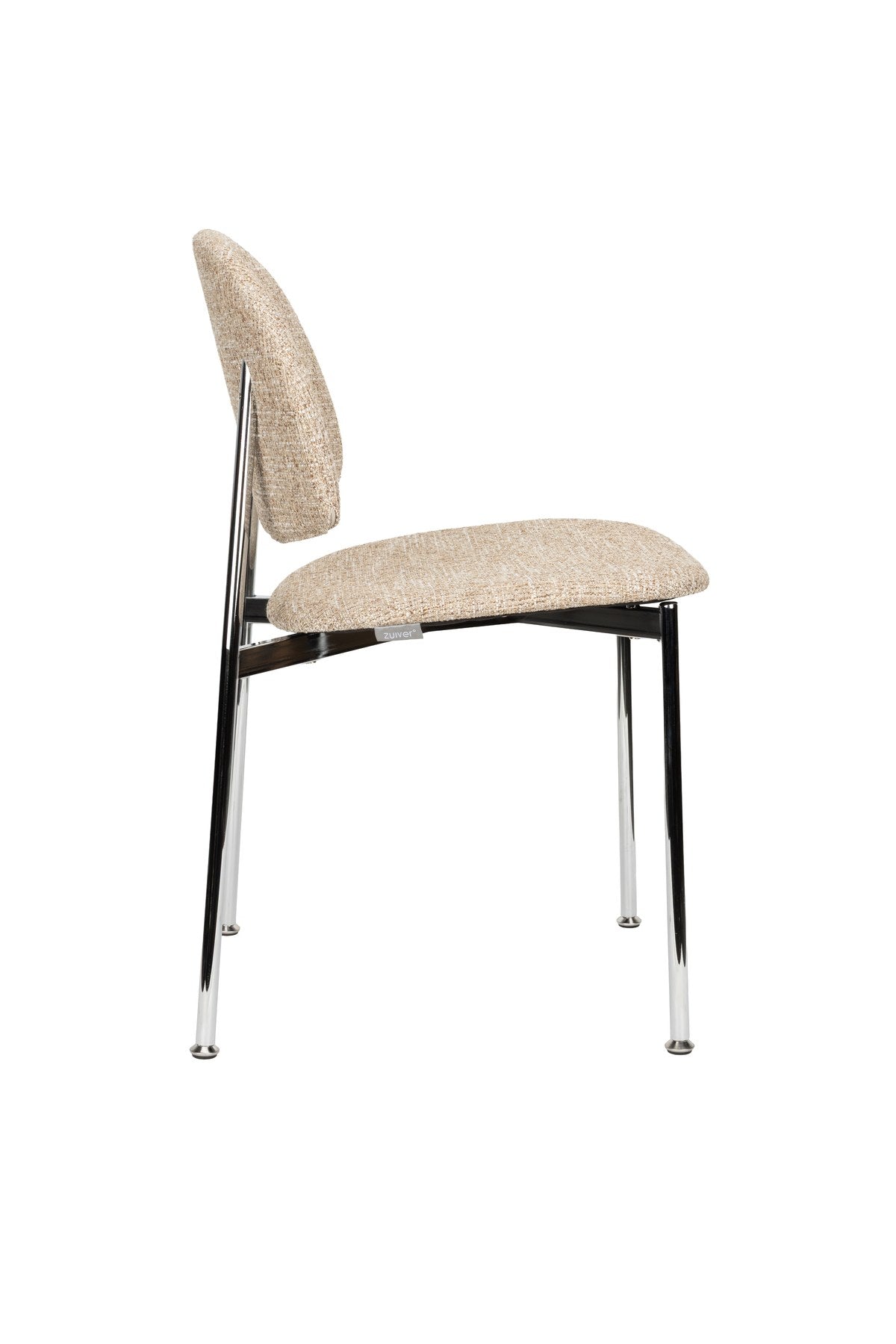 Stuhl mit rundem Rückenlehnendesign, beigem Polyesterbezug und silberfarbenem Gestell, freistehend fotografiert, Zuiver Sunrise Chair.
