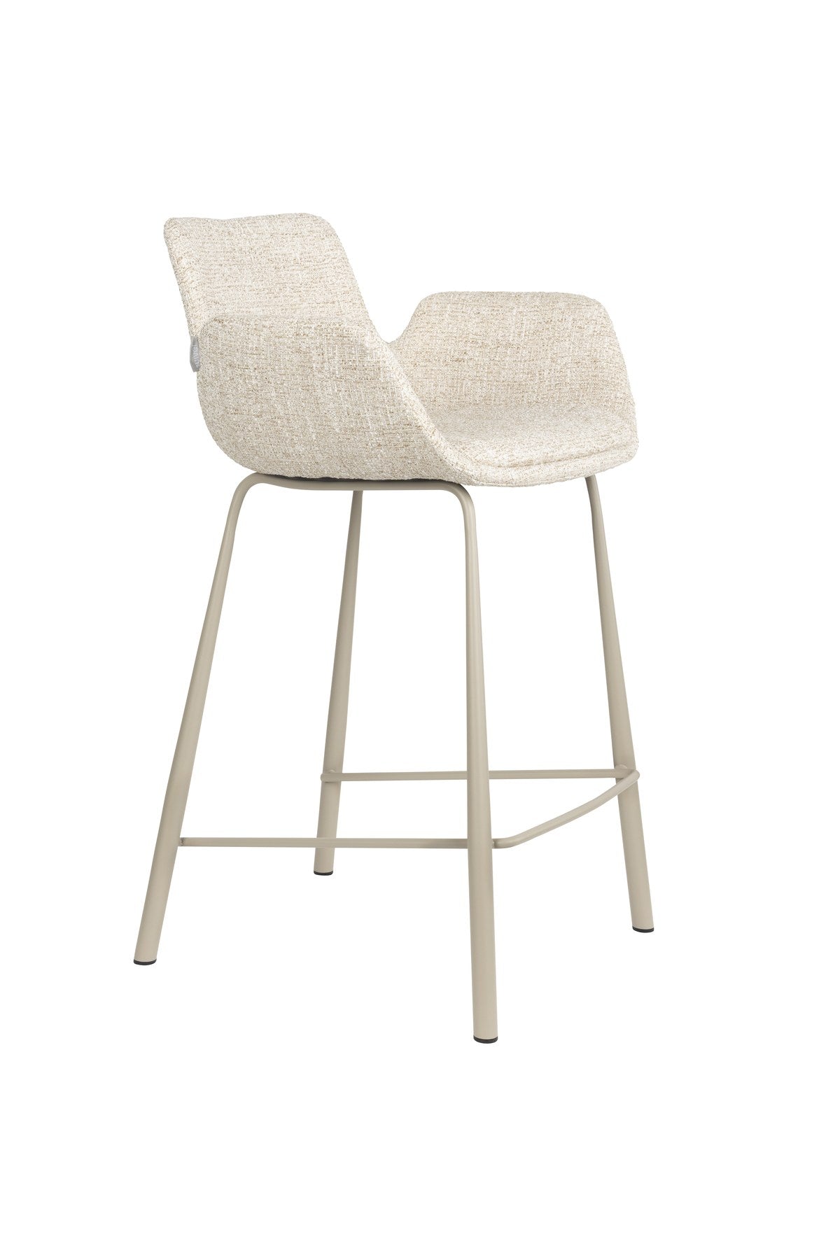 Barhocker Brit von Zuiver mit gepolstertem Sitz und Rückenlehne aus Polyester, schwarzes Gestell, erhältlich in Grau, Rot oder Beige.