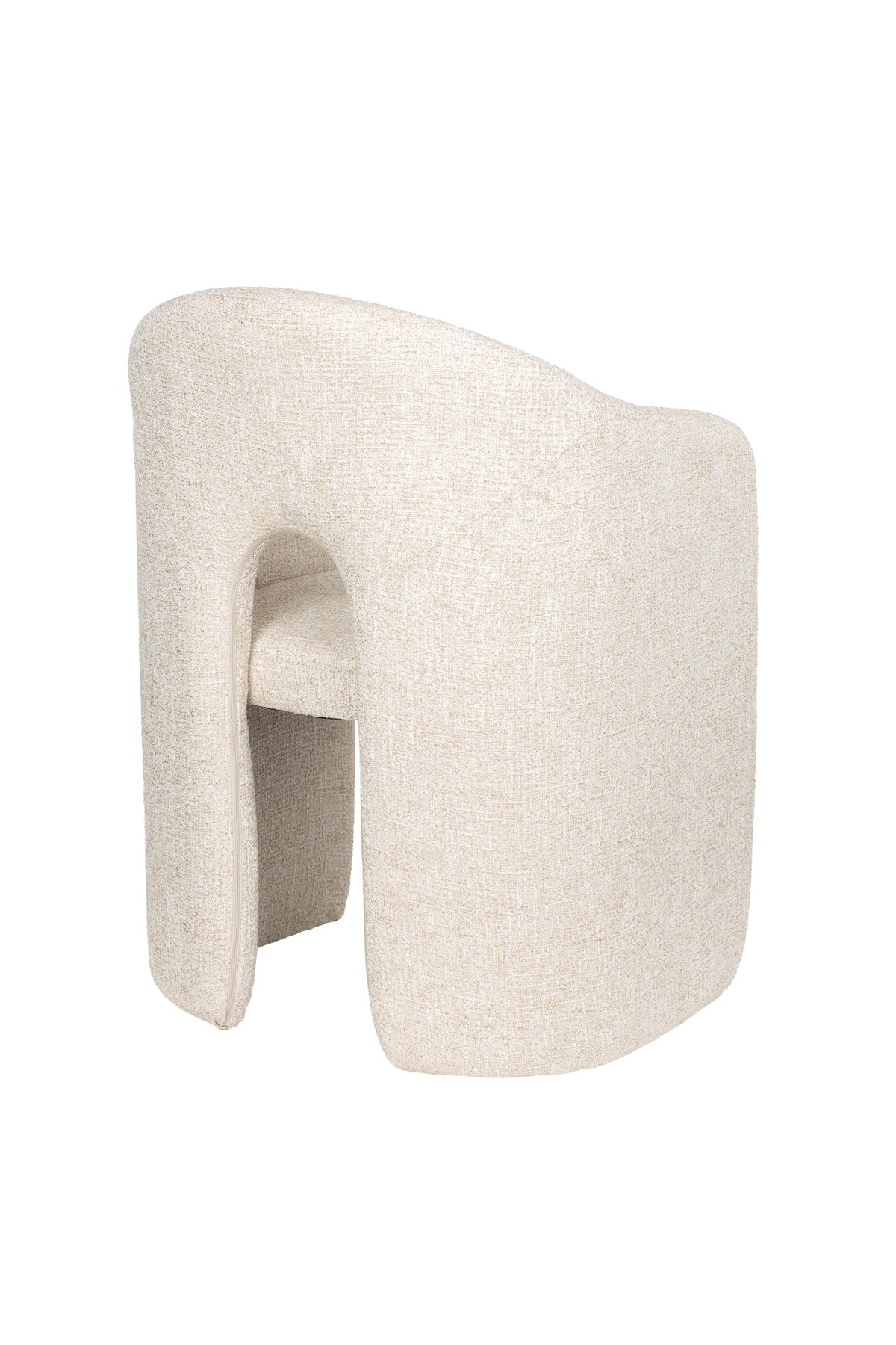 Beiger gepolsterter Stuhl Chair Contour von Zuiver mit Sitzfläche und Rückenlehne aus Polyester, Gestell ebenfalls in Beige gehalten.