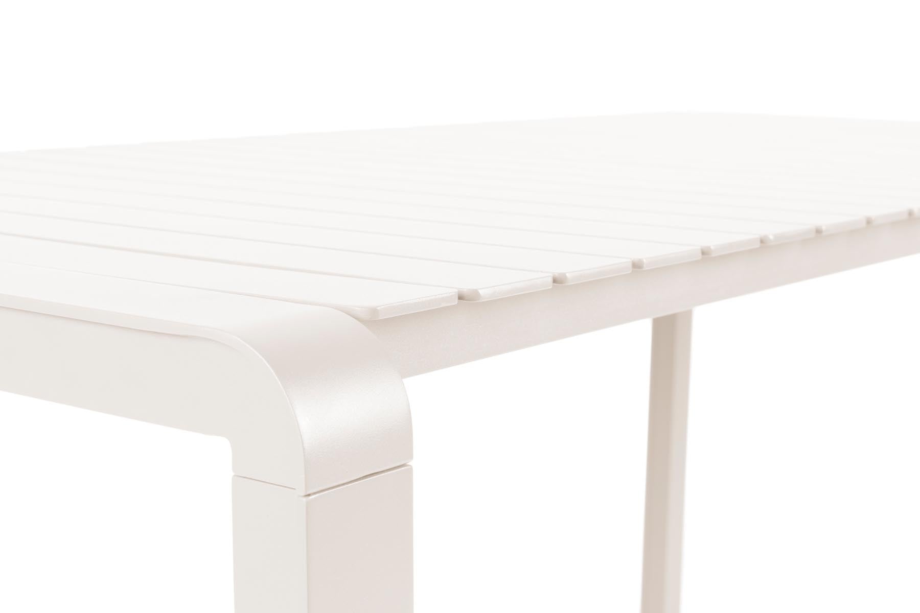 Gartentisch Vondel 168.5 + 4 Armlehnstühle Vondel weiss in Weiss präsentiert im Onlineshop von KAQTU Design AG. Gartentischset ist von Zuiver