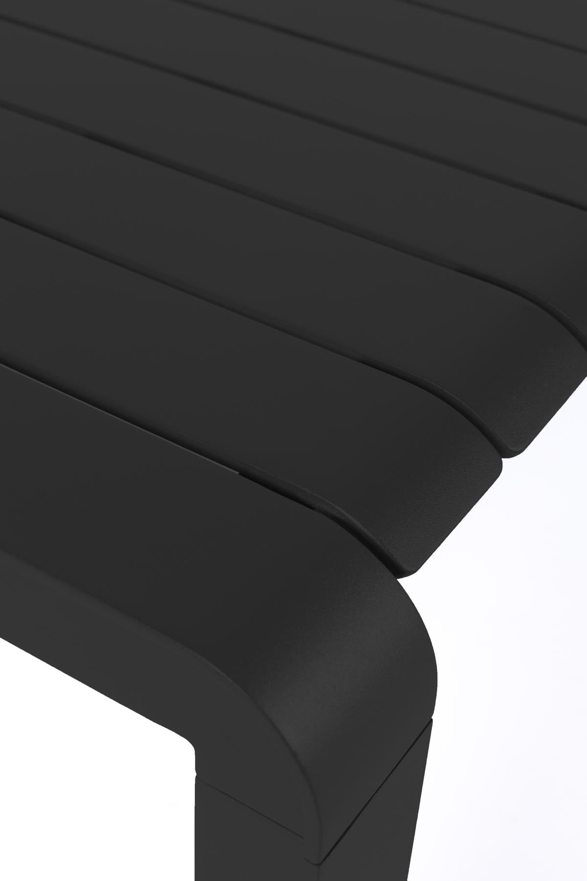 Gartentisch Vondel 168.5 + 2 Stühle + Bank Vondel Schwarz in Schwarz präsentiert im Onlineshop von KAQTU Design AG. Gartentischset ist von Zuiver