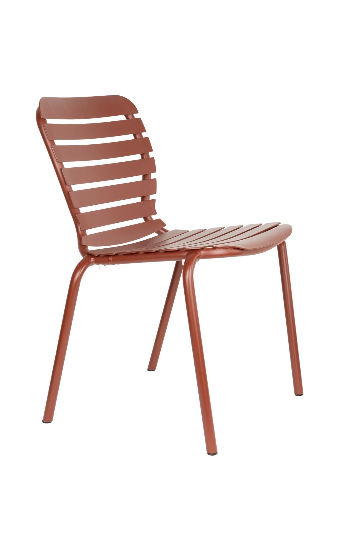 Rotes Gartentischset von Zuiver aus Aluminium: rechteckiger Tisch, zwei Stühle und eine Bank mit offenem, pulverbeschichtetem Gestell.